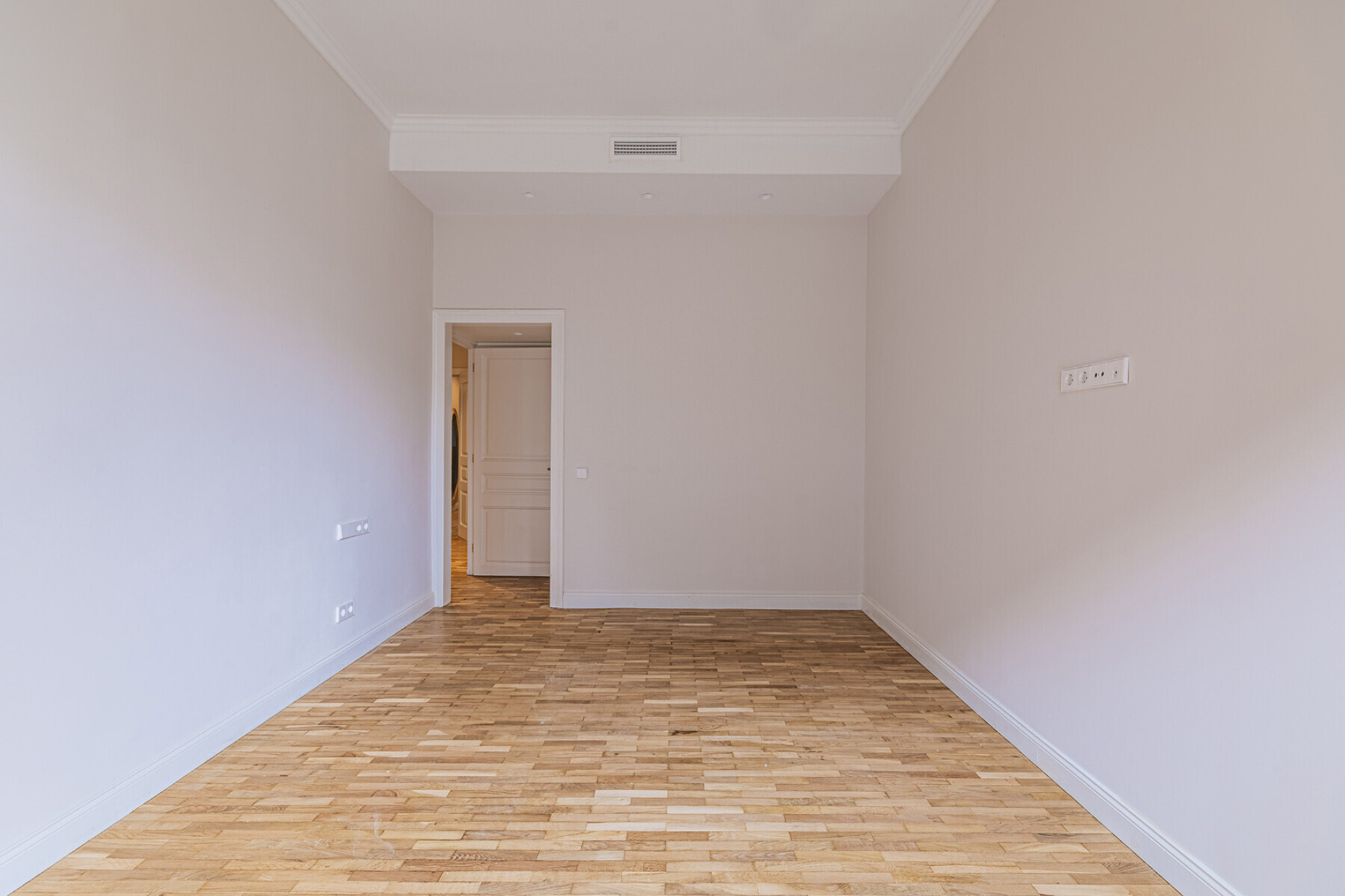  Renovated high-rise apartment in a stately building in Eixample. - 物件實景