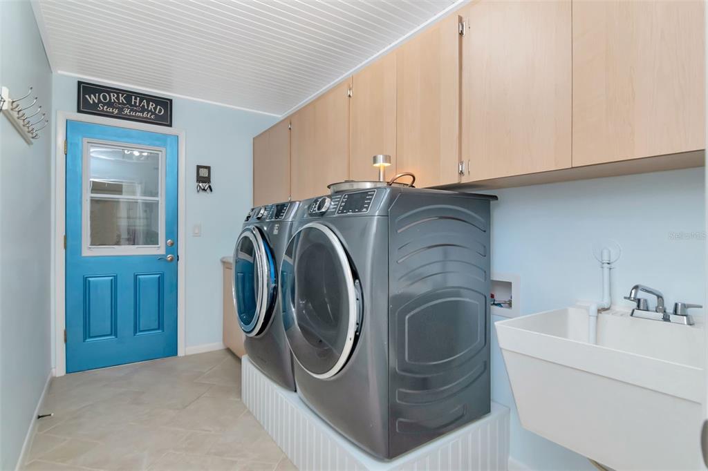 Clearwater, Florida, 33761, United States, 5 Bedrooms Bedrooms, ,3 BathroomsBathrooms,Residential,For Sale,1991990