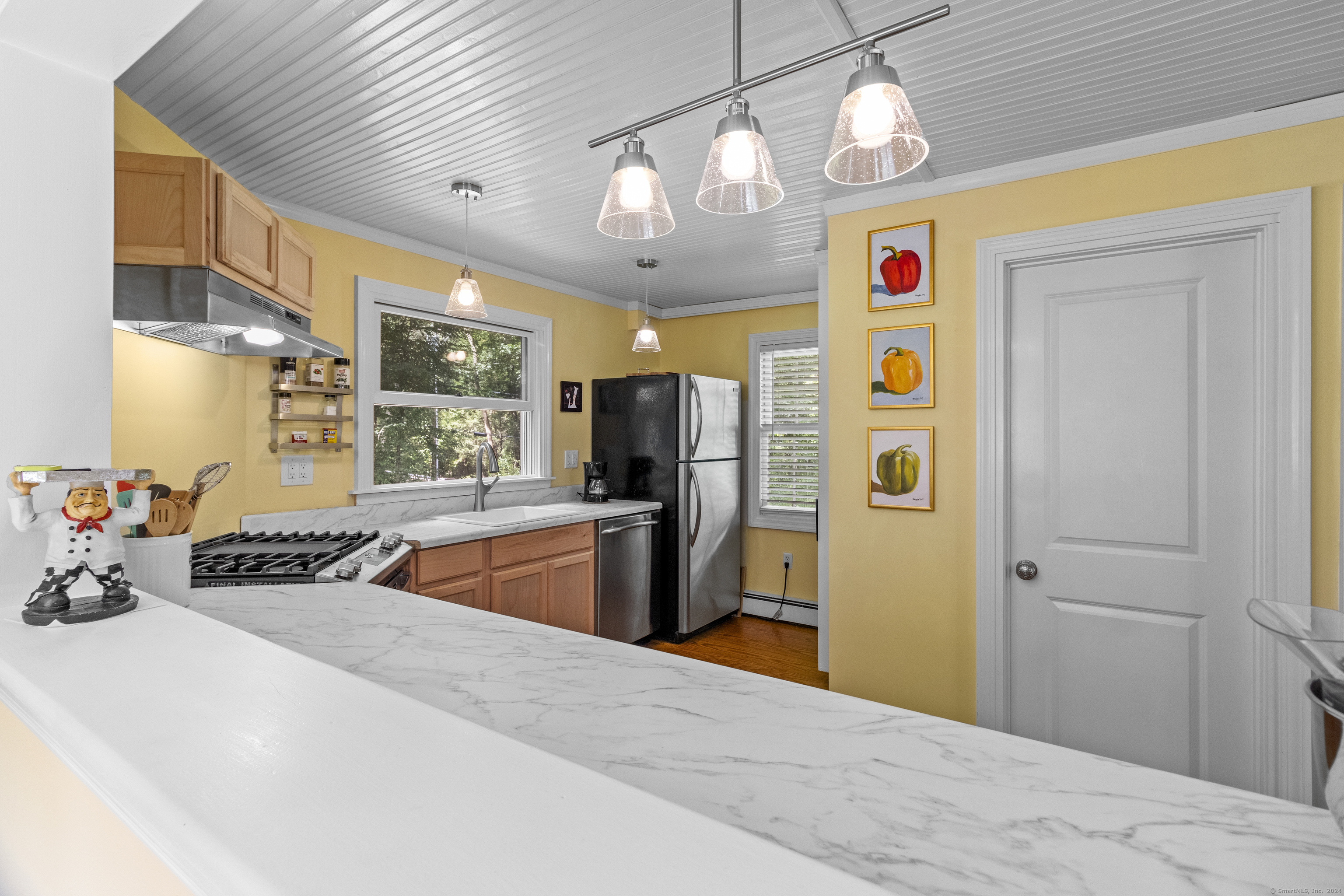 Newtown, Connecticut, 06482, United States, 3 Bedrooms Bedrooms, ,2 BathroomsBathrooms,Residential,For Sale,1828428