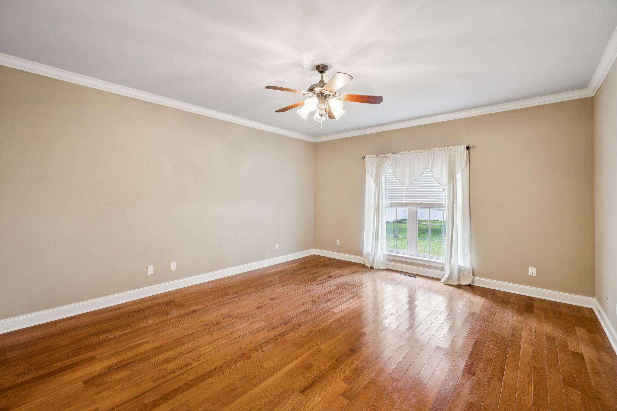 Manchester, Tennessee, 37355, United States, 4 Bedrooms Bedrooms, ,4 BathroomsBathrooms,Residential,For Sale,1937167