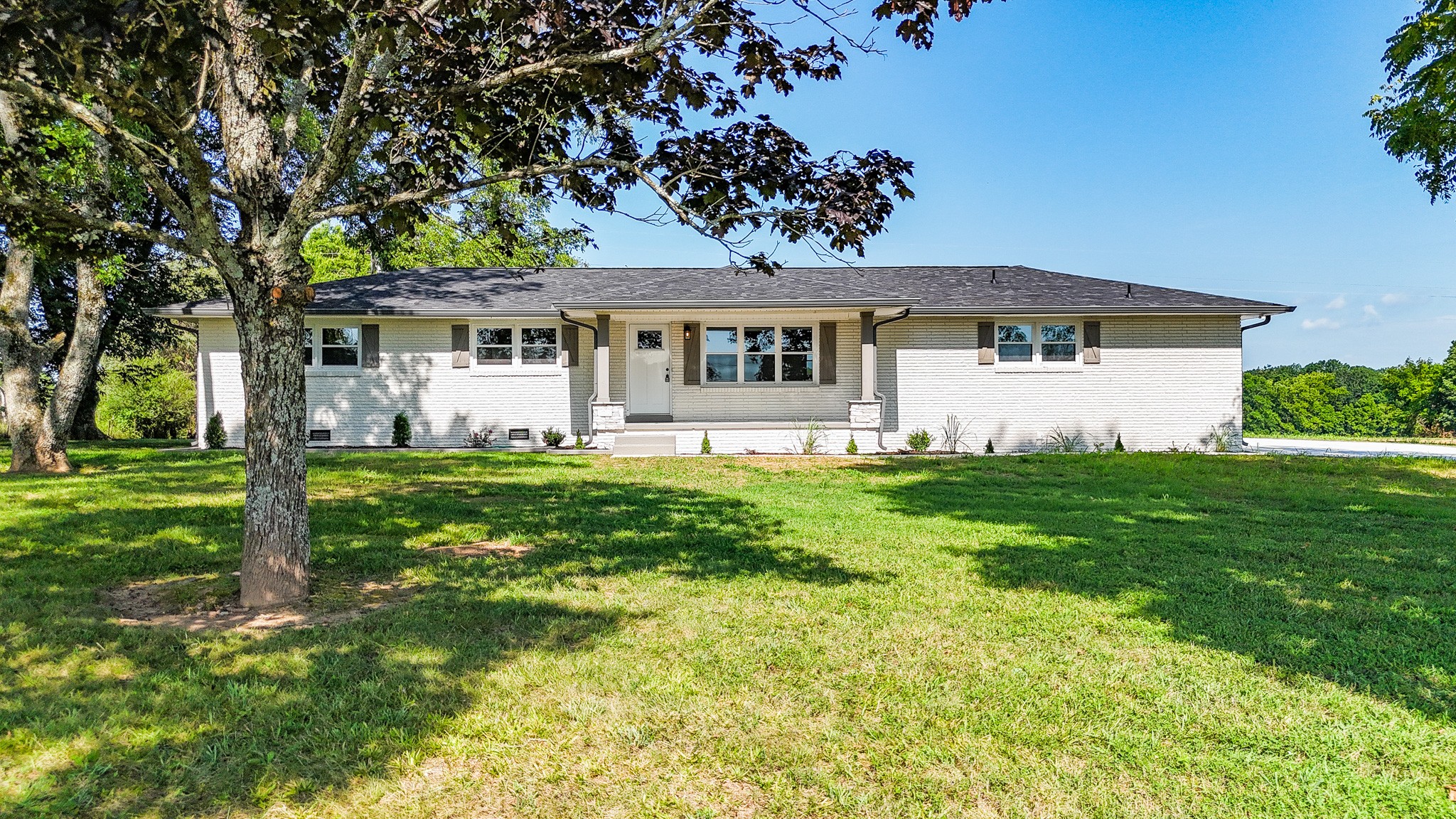 Shelbyville, Tennessee, 37160, United States, 4 Bedrooms Bedrooms, ,3 BathroomsBathrooms,Residential,For Sale,1895411