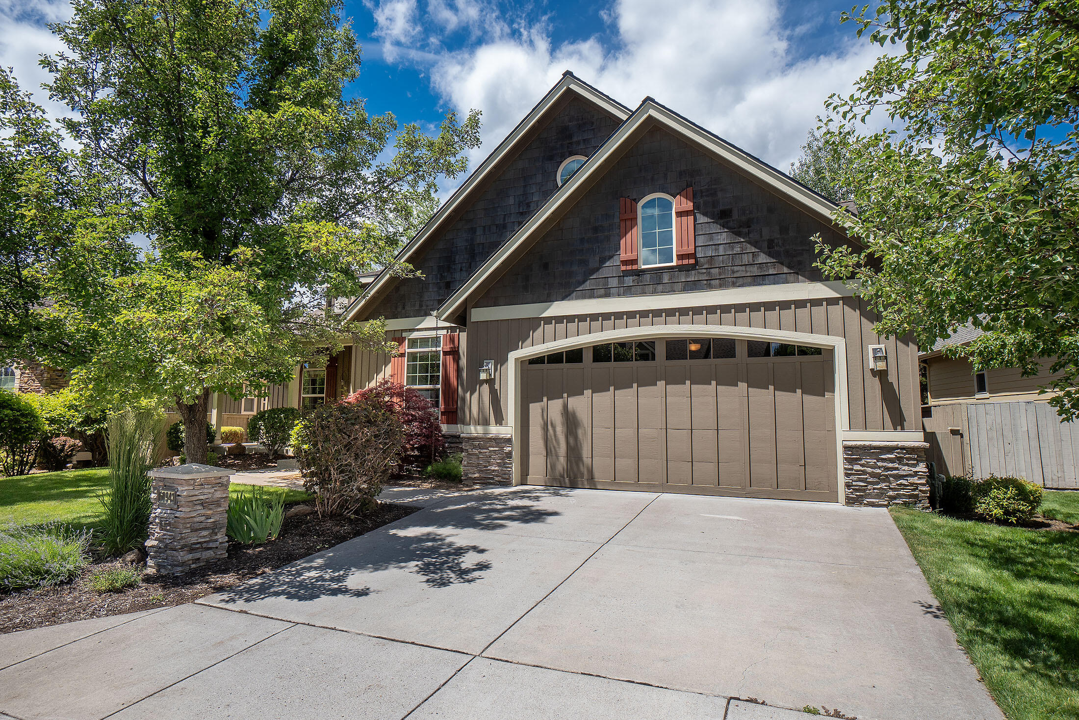 Bend, Oregon, 97702, United States, 3 Bedrooms Bedrooms, ,2 BathroomsBathrooms,Residential,For Sale,1883442