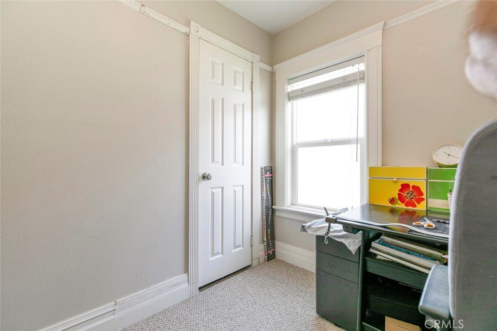 Los Angeles, California, 90006, United States, 5 Bedrooms Bedrooms, ,2 BathroomsBathrooms,Residential,For Sale,1940341
