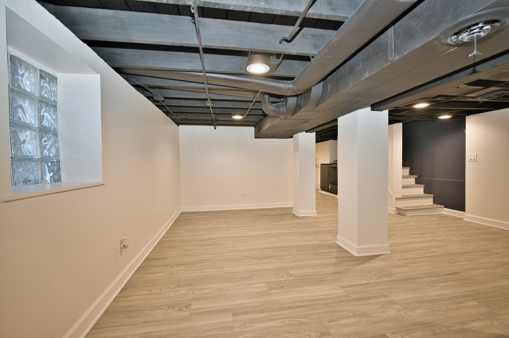 Chicago, Illinois, 60630, United States, 4 Bedrooms Bedrooms, ,2 BathroomsBathrooms,Residential,For Sale,2007552