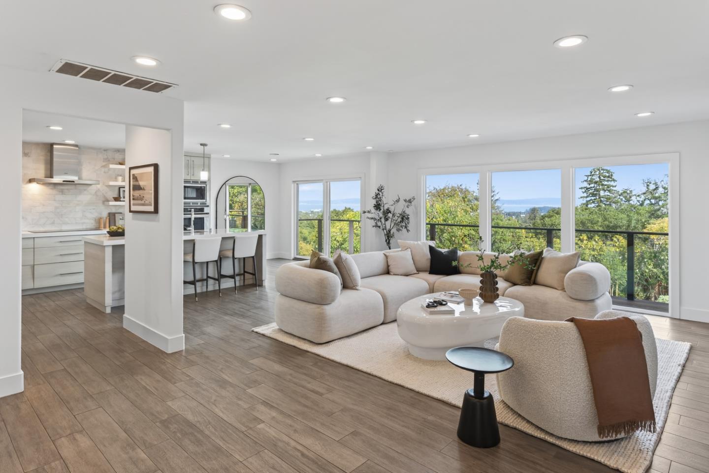 Hillsborough, California, 94010, United States, 3 Bedrooms Bedrooms, ,4 BathroomsBathrooms,Residential,For Sale,1989109