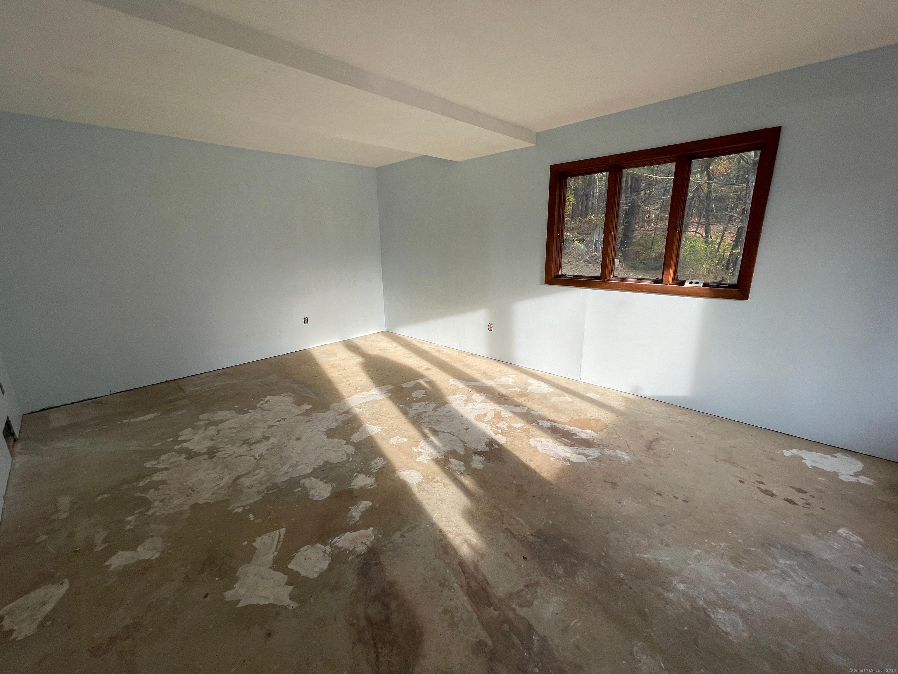 Litchfield, Connecticut, 06759, United States, 3 Bedrooms Bedrooms, ,3 BathroomsBathrooms,Residential,For Sale,1937635