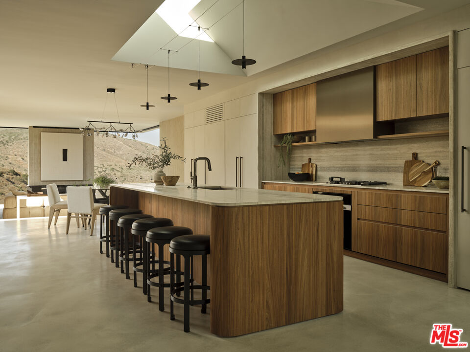 Malibu, California, 90265, United States, 4 Bedrooms Bedrooms, ,4 BathroomsBathrooms,Residential,For Sale,1918015