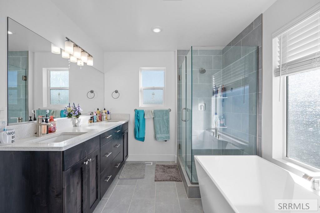 IDAHO FALLS, Idaho, 83401, United States, 4 Bedrooms Bedrooms, ,3 BathroomsBathrooms,Residential,For Sale,2013508