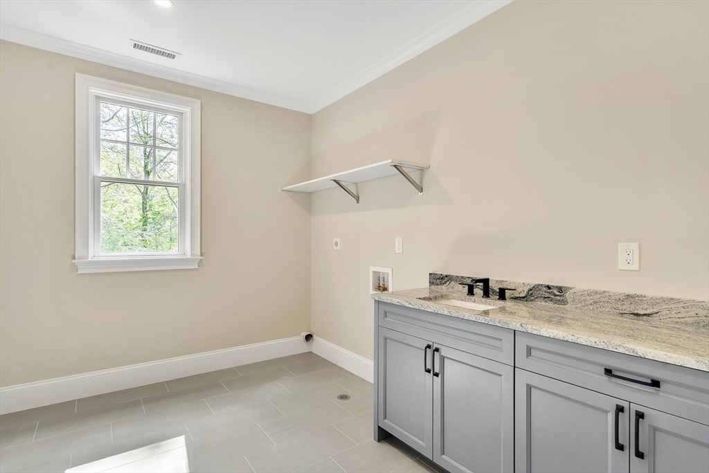 Lexington, Massachusetts, 02420, United States, 6 Bedrooms Bedrooms, ,7 BathroomsBathrooms,Residential,For Sale,1837719