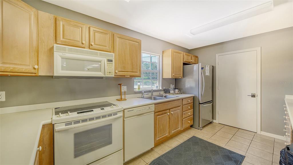 Longboat Key, Florida, 34228, United States, 2 Bedrooms Bedrooms, ,2 BathroomsBathrooms,Residential,For Sale,1987475