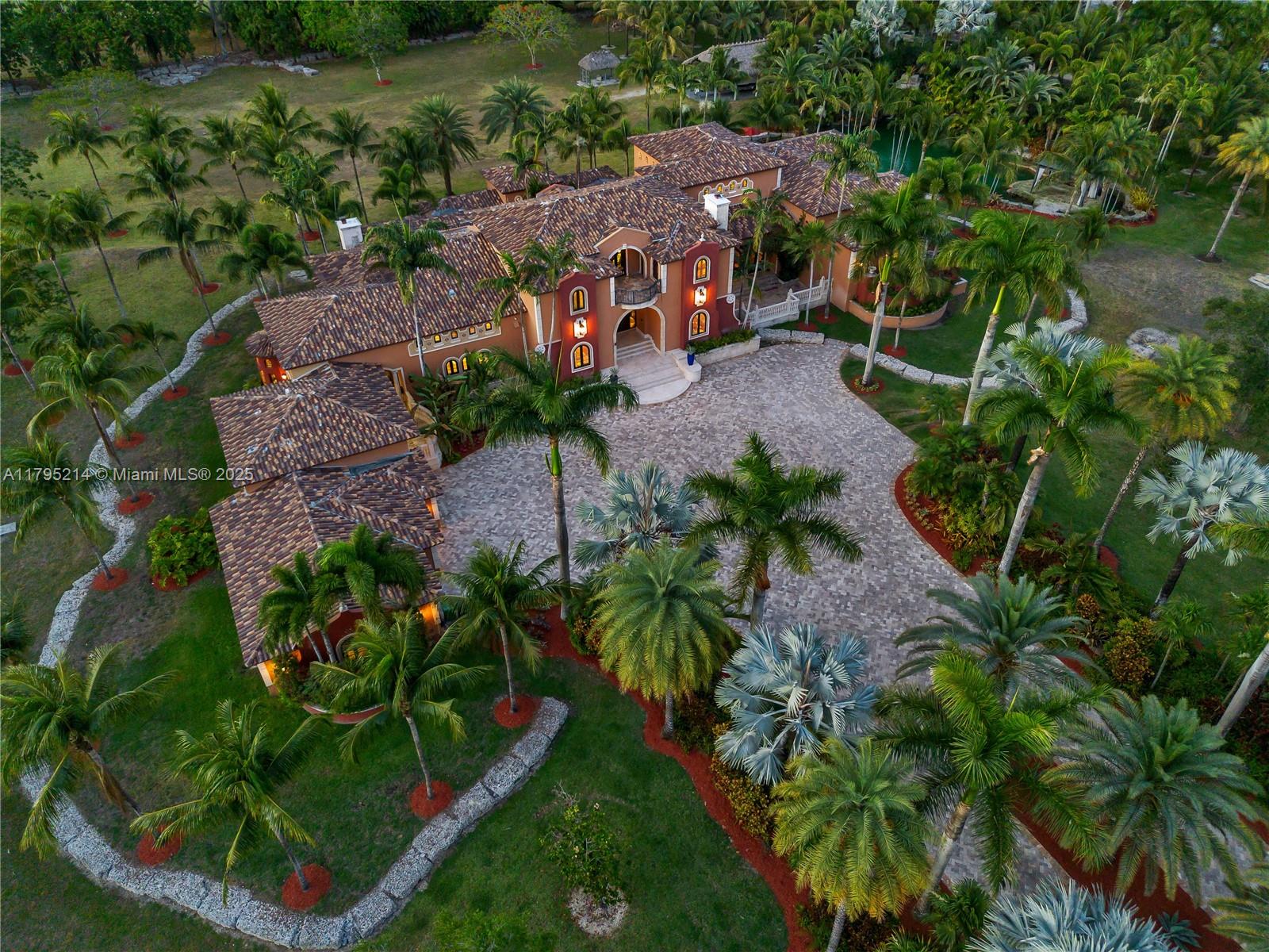 Homestead, Florida, 33031, United States, 6 Bedrooms Bedrooms, ,7 BathroomsBathrooms,Residential,For Sale,1804180