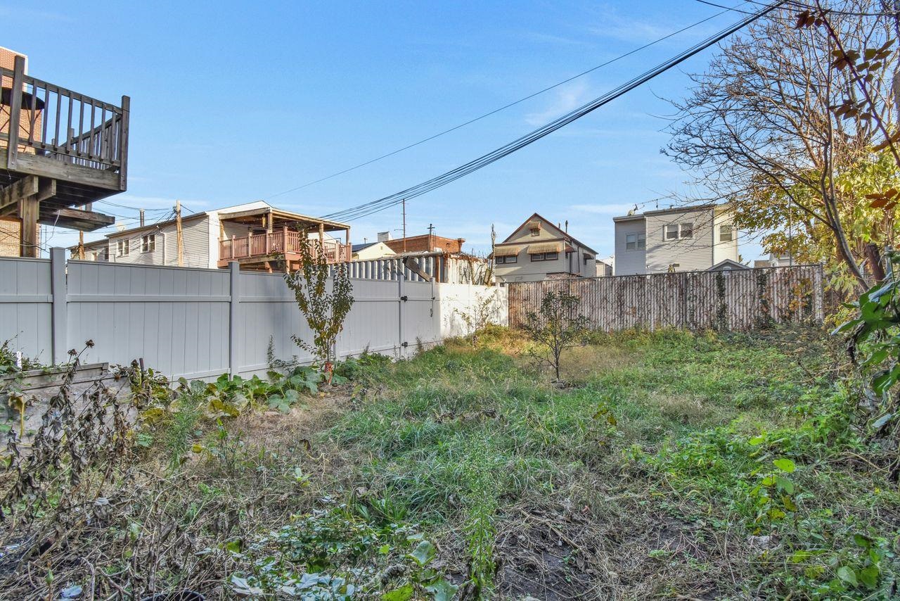 Bayonne, New Jersey, 07002, United States, 3 Bedrooms Bedrooms, ,1 BathroomBathrooms,Residential,For Sale,2000875