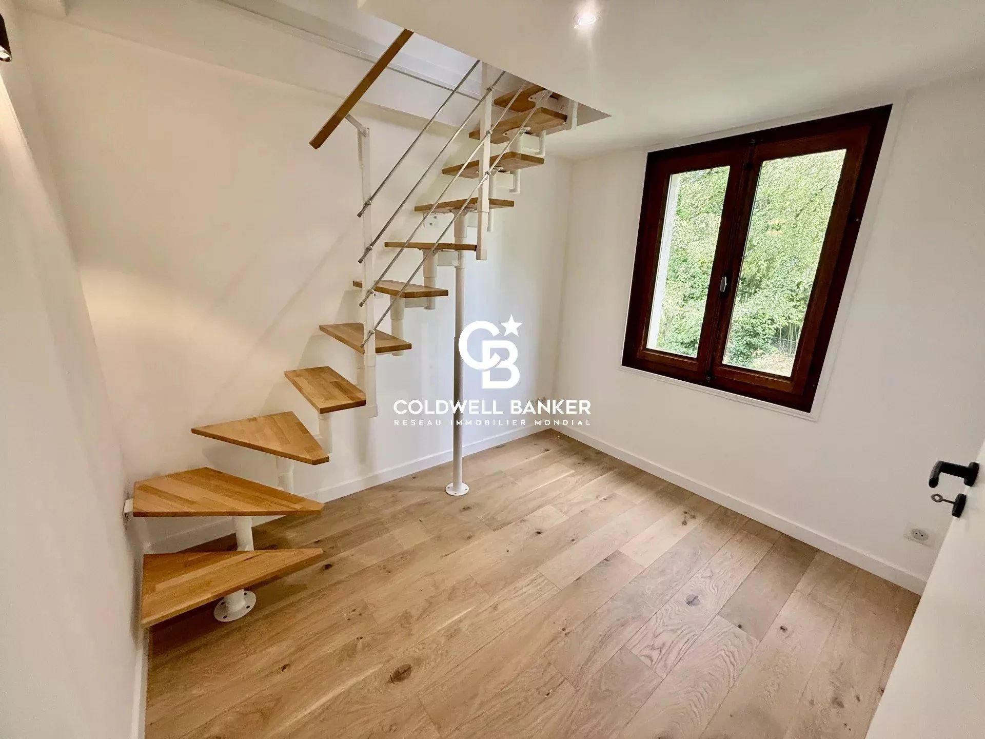 Prévessin-Moëns, Auvergne-Rhône-Alpes, 01280, FR, 4 Bedrooms Bedrooms, ,2 BathroomsBathrooms,Residential,For Sale,1994849