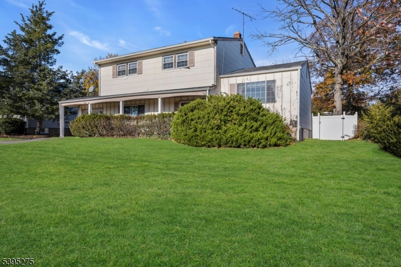 Franklin Twp., New Jersey, 08873, United States, 4 Bedrooms Bedrooms, ,3 BathroomsBathrooms,Residential,For Sale,1988990