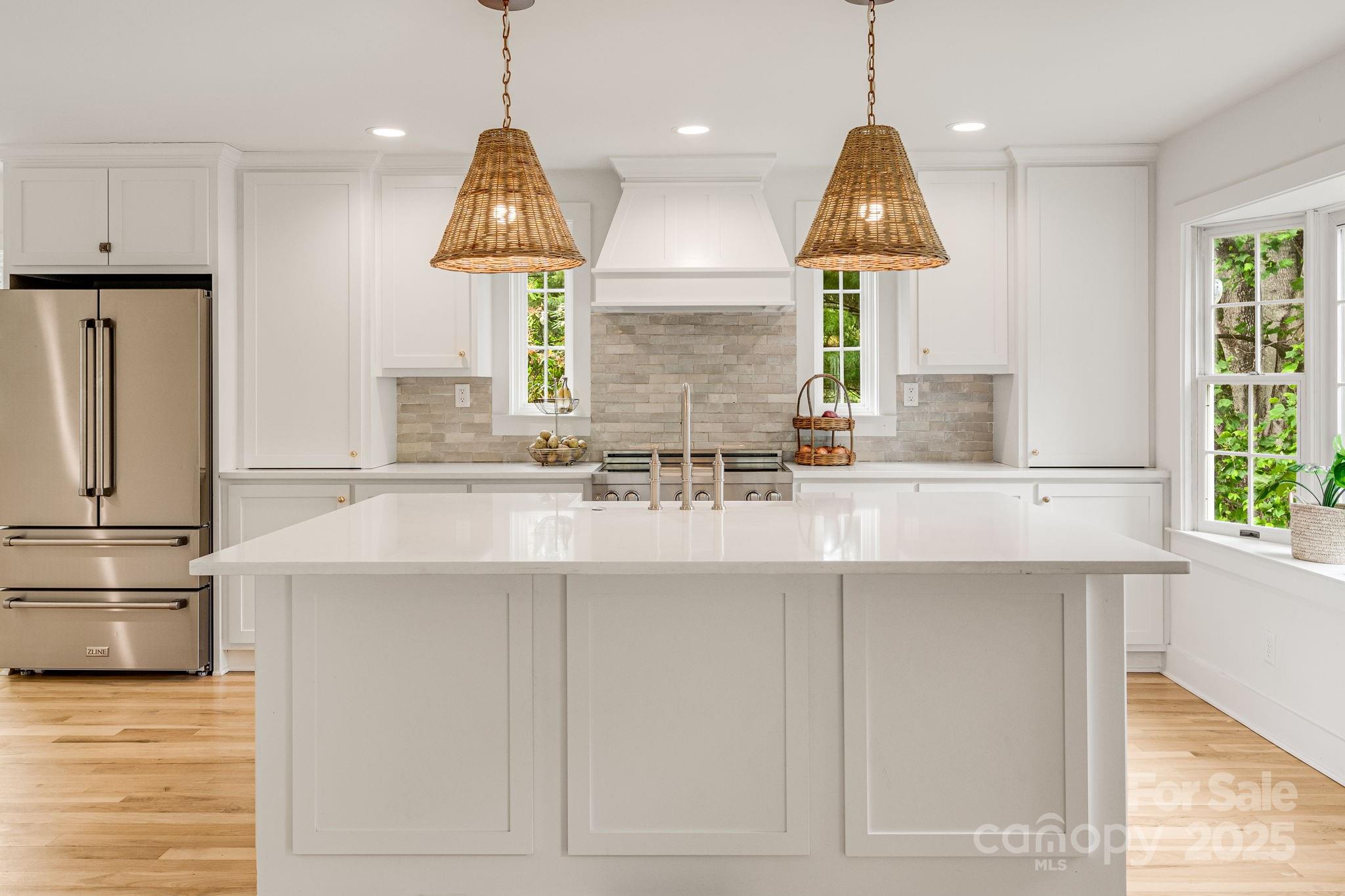 Asheville, North Carolina, 28803, United States, 4 Bedrooms Bedrooms, ,4 BathroomsBathrooms,Residential,For Sale,1825860