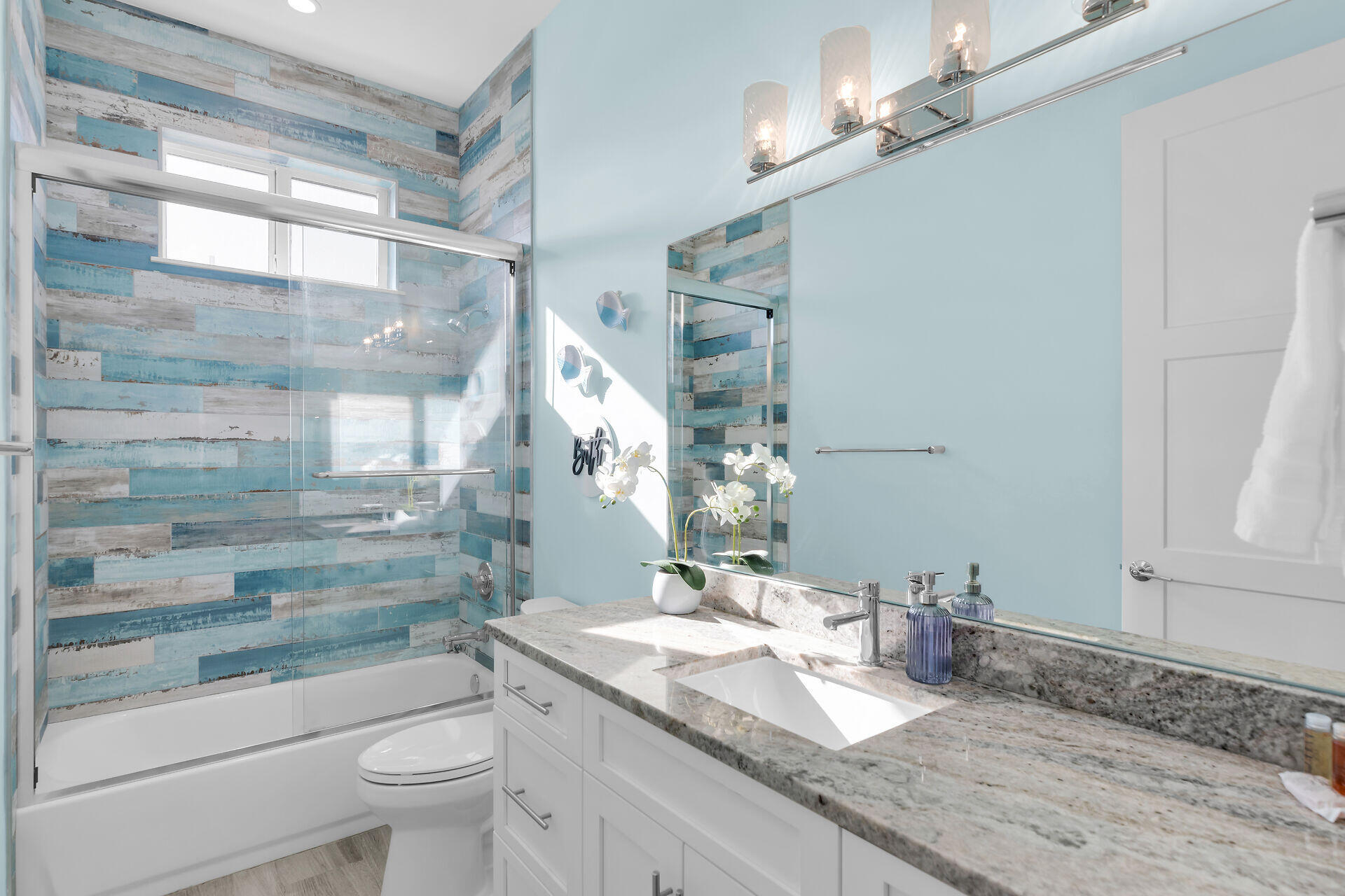 MARATHON, Florida, 33050, United States, 4 Bedrooms Bedrooms, ,4 BathroomsBathrooms,Residential,For Sale,1994527