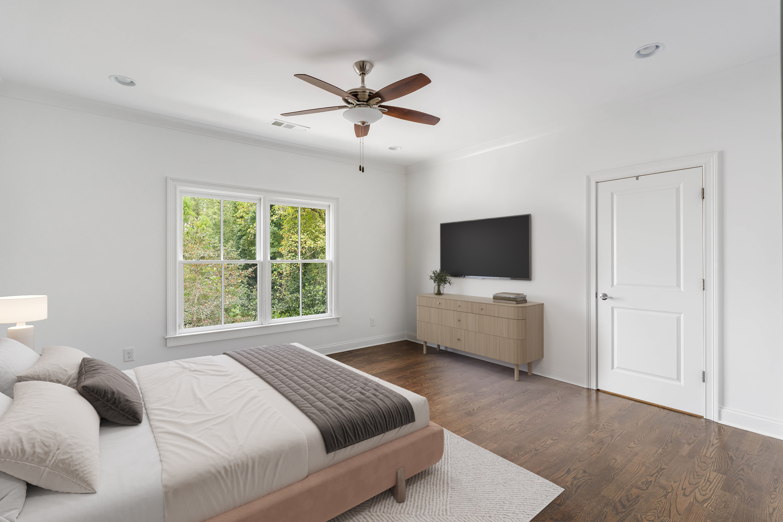  Luxury Brick Home with Dual Primary Suites and Finished Terrace Level - 物件實景