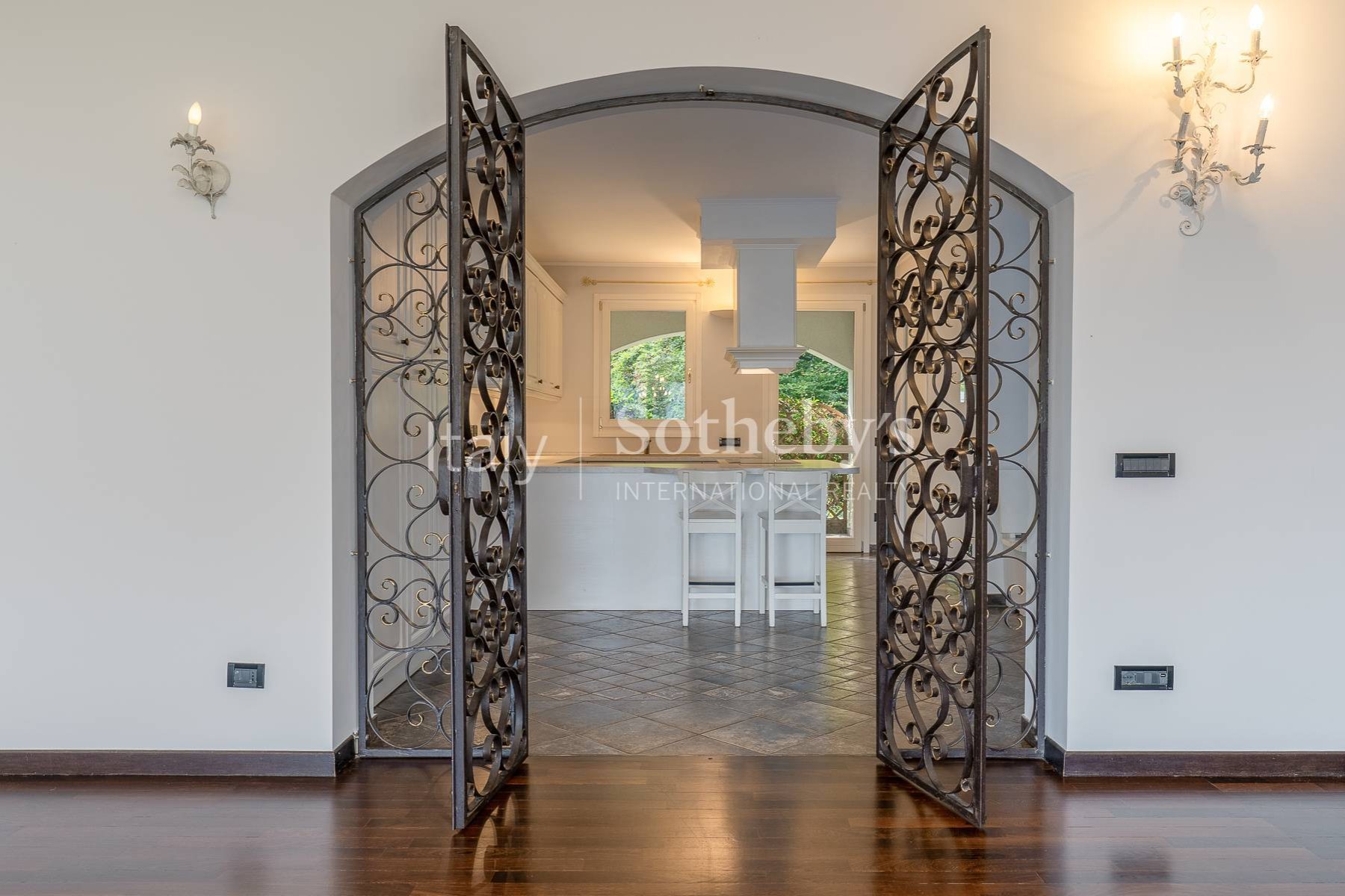  Prestigious modern villa with lake view - 物件實景