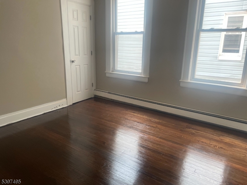 Newark City, New Jersey, 07106, United States, 9 Bedrooms Bedrooms, ,3 BathroomsBathrooms,Residential,For Sale,1992802