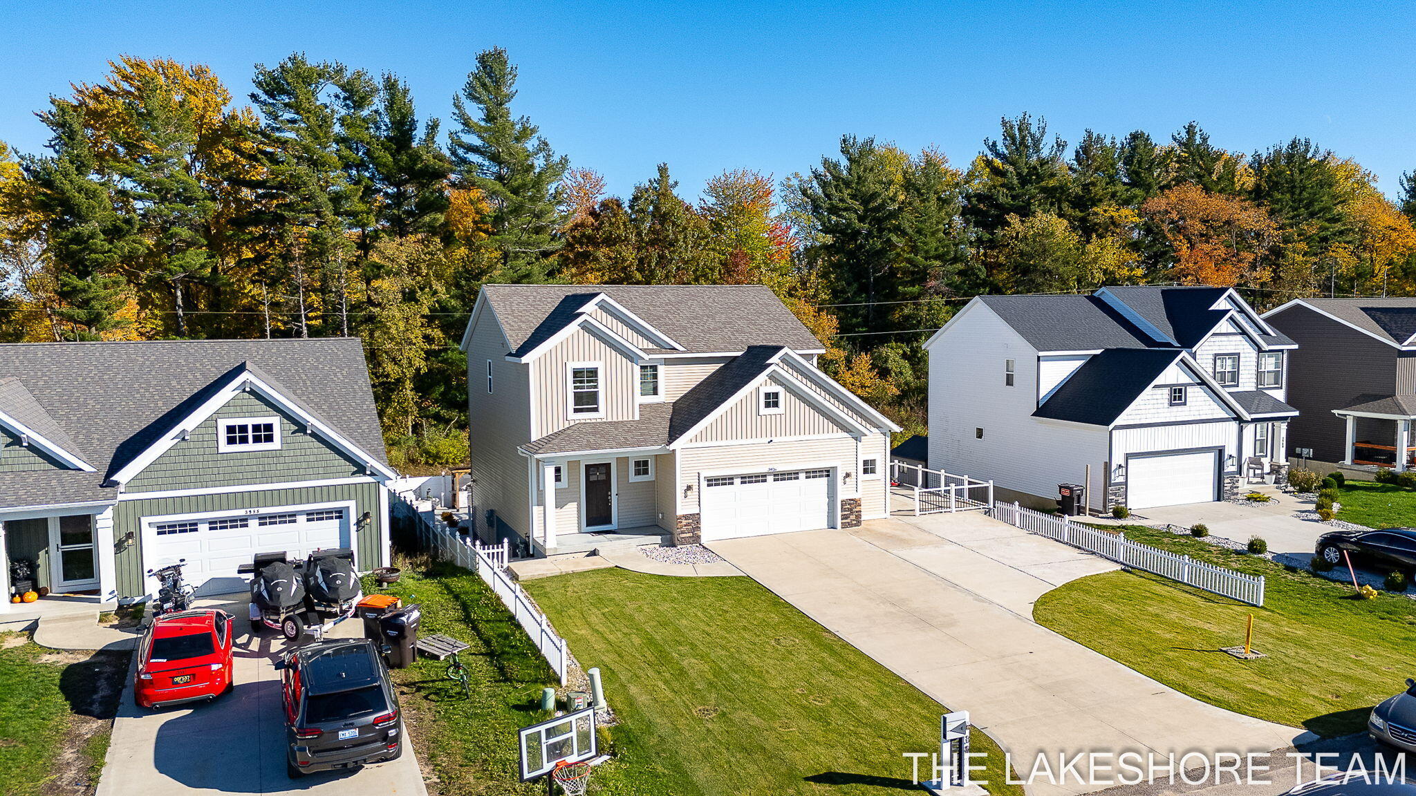 Holland, Michigan, 49424, United States, 5 Bedrooms Bedrooms, ,4 BathroomsBathrooms,Residential,For Sale,1973082