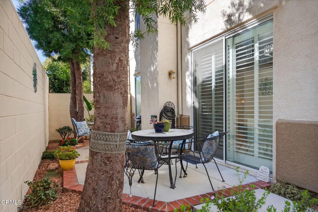 Moorpark, California, 93021, United States, 2 Bedrooms Bedrooms, ,3 BathroomsBathrooms,Residential,For Sale,1989466