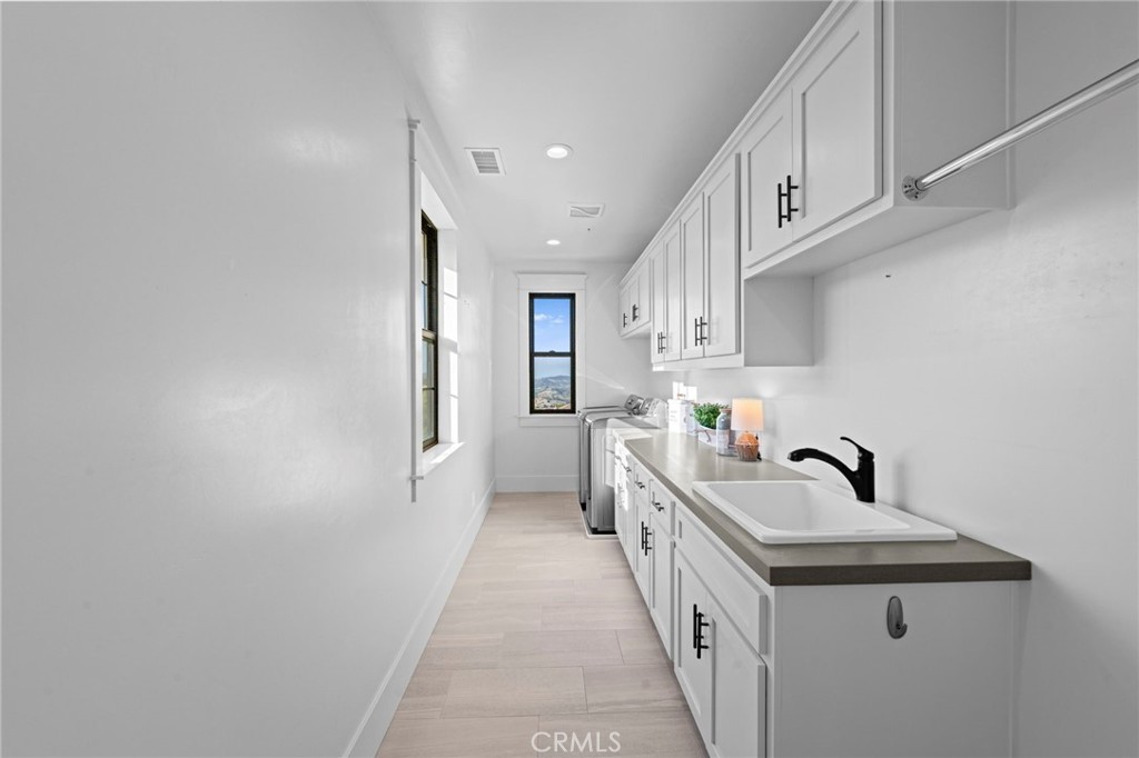 Murrieta, California, 92562, United States, 4 Bedrooms Bedrooms, ,4 BathroomsBathrooms,Residential,For Sale,1991756