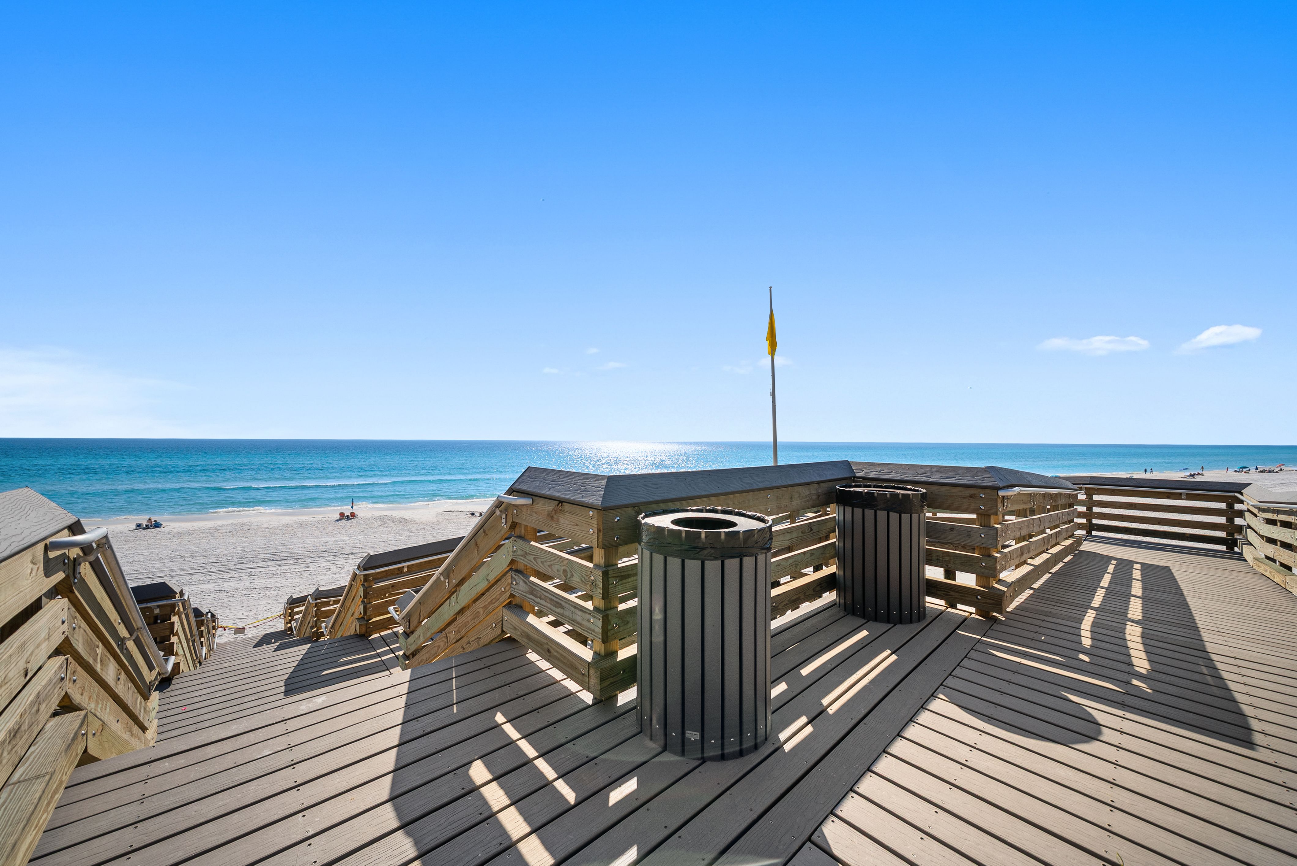  Three-Story Beach Retreat Near Public Beach Access And Local Favorites - 物件實景