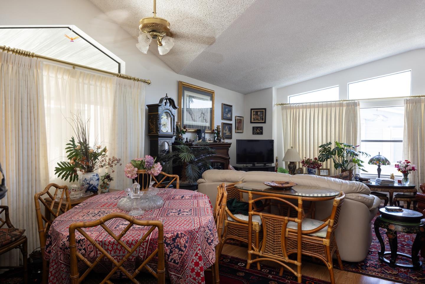 Pacific Grove, California, 93950, United States, 2 Bedrooms Bedrooms, ,2 BathroomsBathrooms,Residential,For Sale,1908415