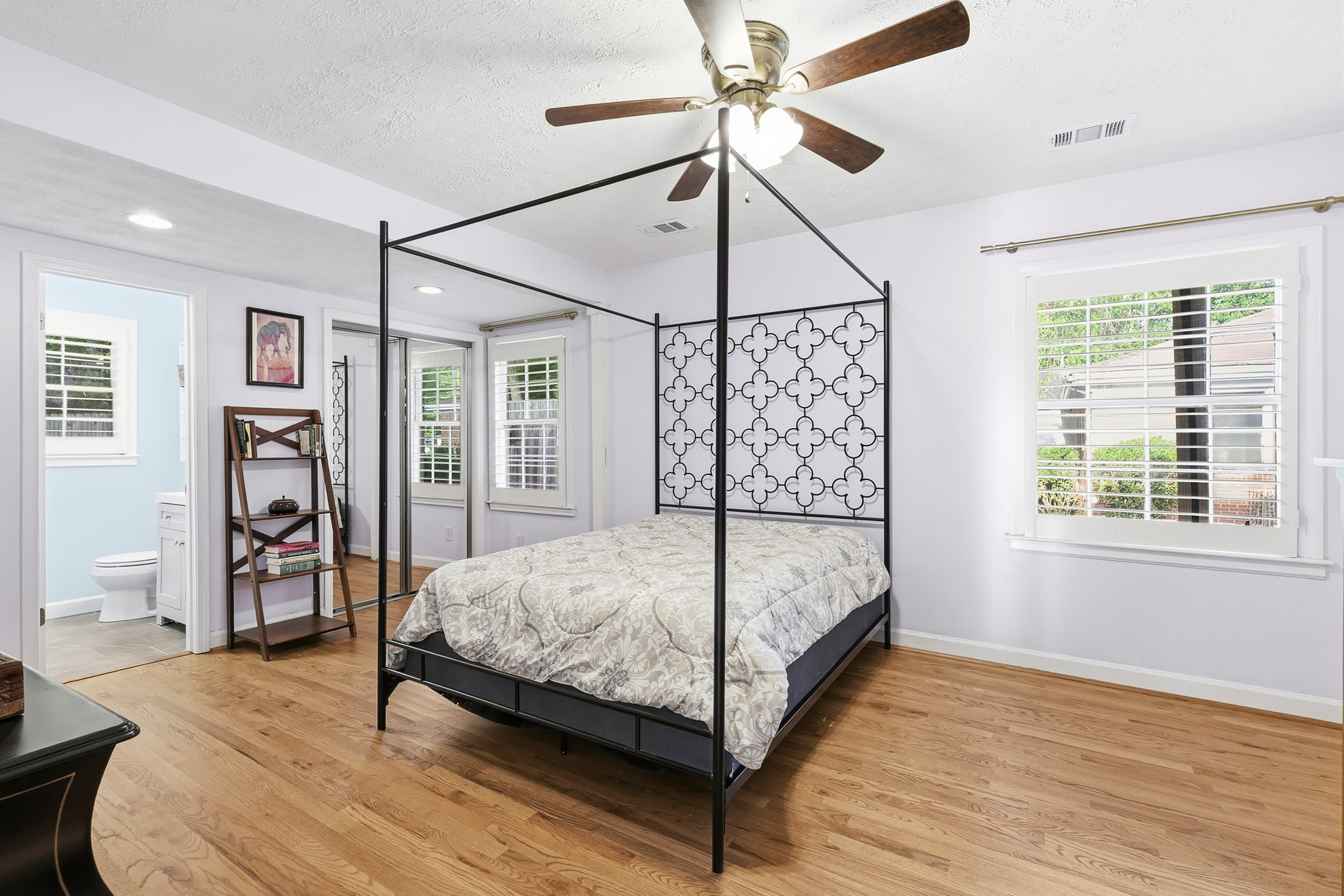  Perfect Blend Of Character, Updates, And Lifestyle—Don’t Miss It - 物件實景