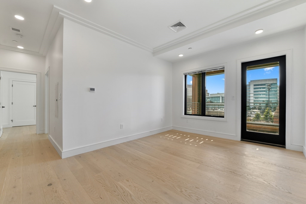Boston, Massachusetts, 02135, United States, 2 Bedrooms Bedrooms, ,2 BathroomsBathrooms,Residential,For Sale,1873644