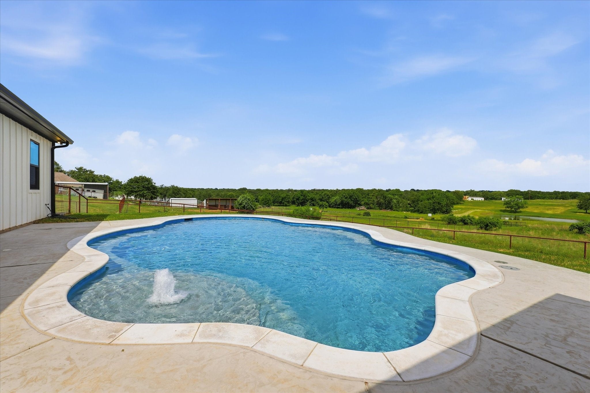 Weatherford, Texas, 76088, United States, 4 Bedrooms Bedrooms, ,4 BathroomsBathrooms,Residential,For Sale,2049390