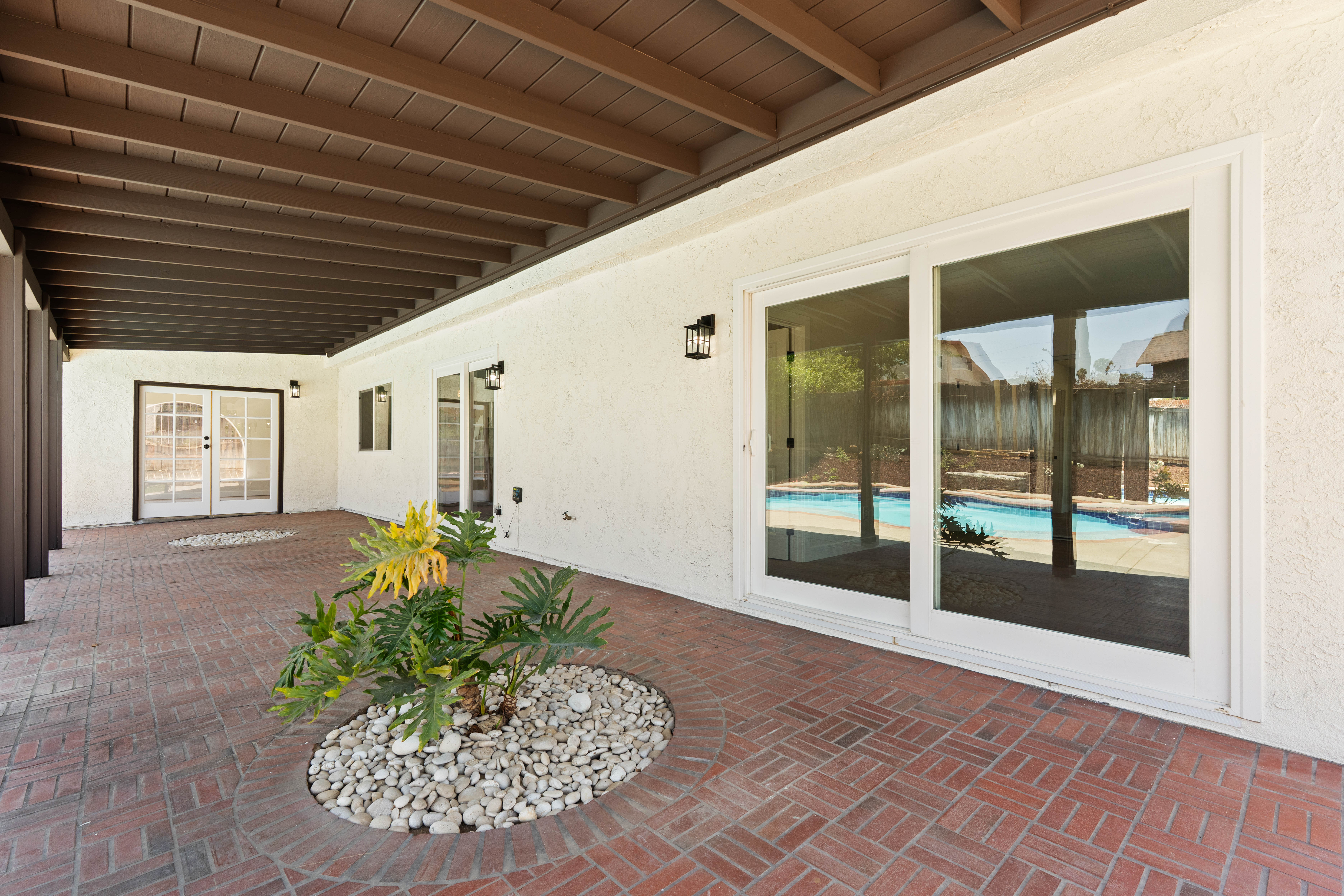  2463 Falling Oak Drive, Riverside, CA 92506 - 物件實景