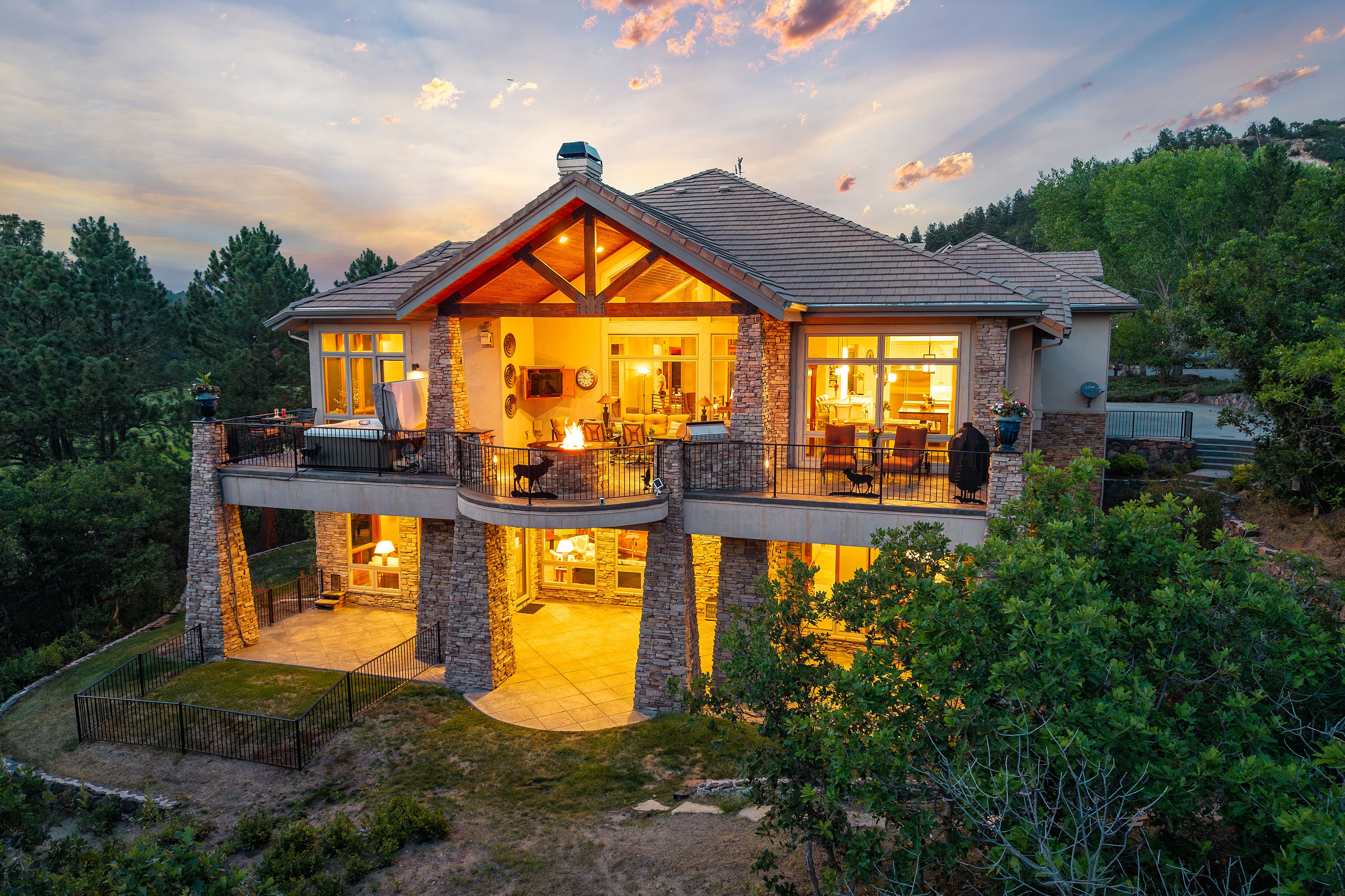  Tucked away on a quiet cul-de-sac in coveted Castle Pines Village - 物件實景