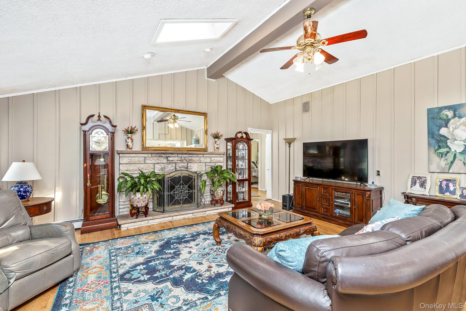 Shoreham, New York, 11786, United States, 3 Bedrooms Bedrooms, ,2 BathroomsBathrooms,Residential,For Sale,1908697