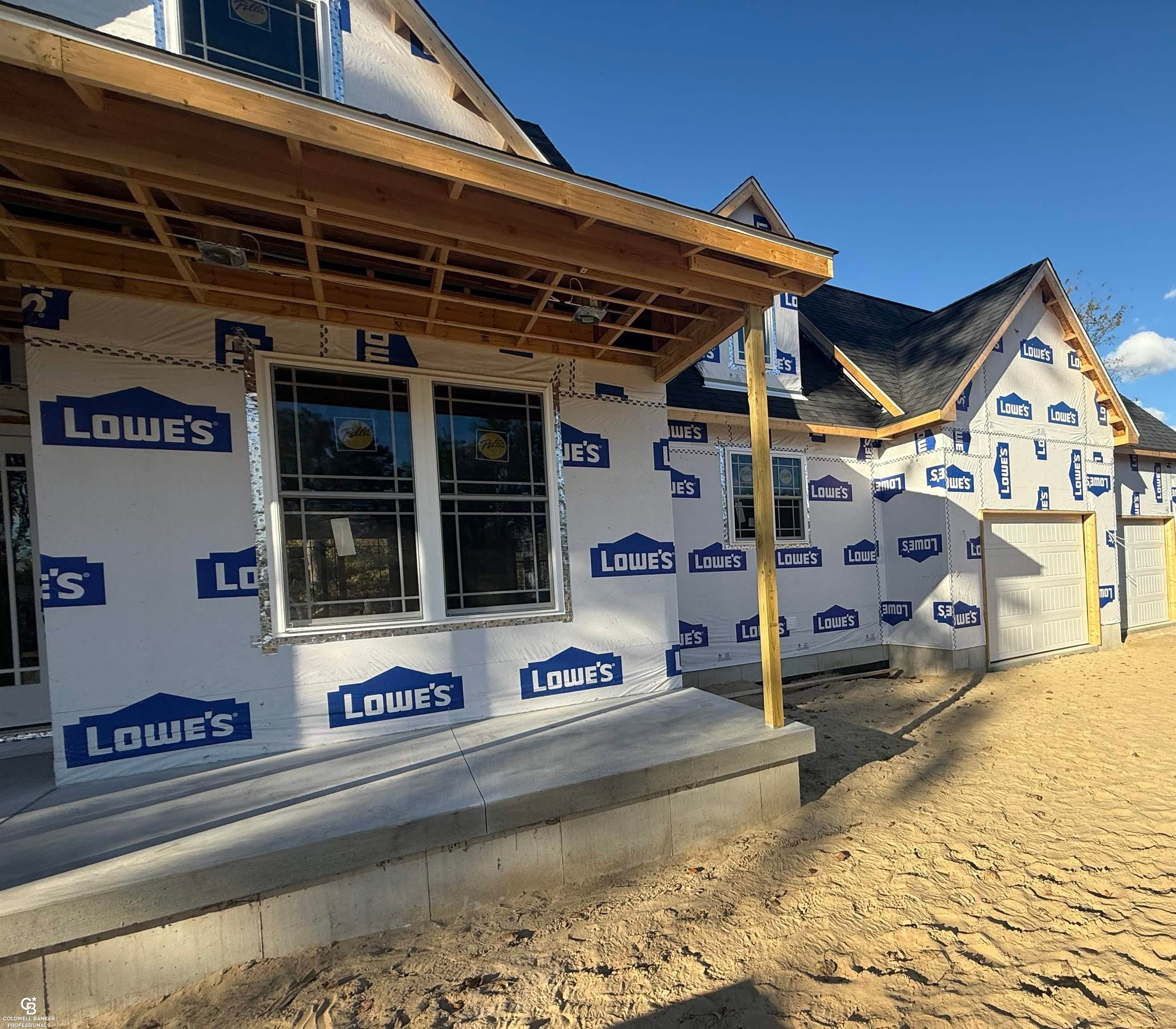 Saint Clair, Michigan, 48079, United States, 5 Bedrooms Bedrooms, ,3 BathroomsBathrooms,Residential,For Sale,1868315