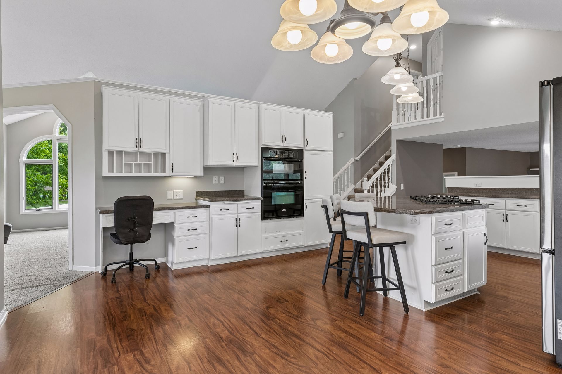  Beautifully Designed Living Near Bald Eagle Lake - 物件實景