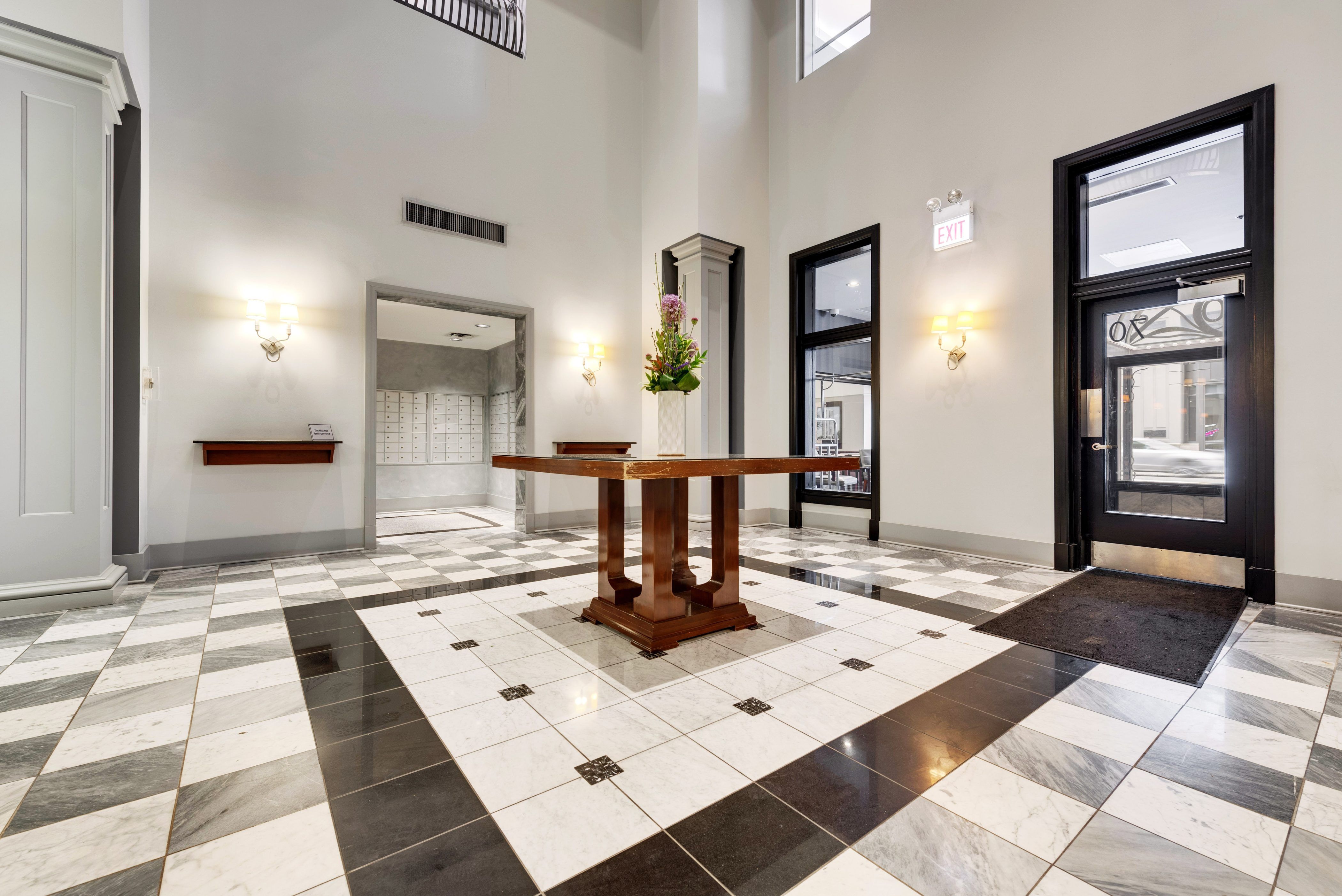 Corner Condo in River North