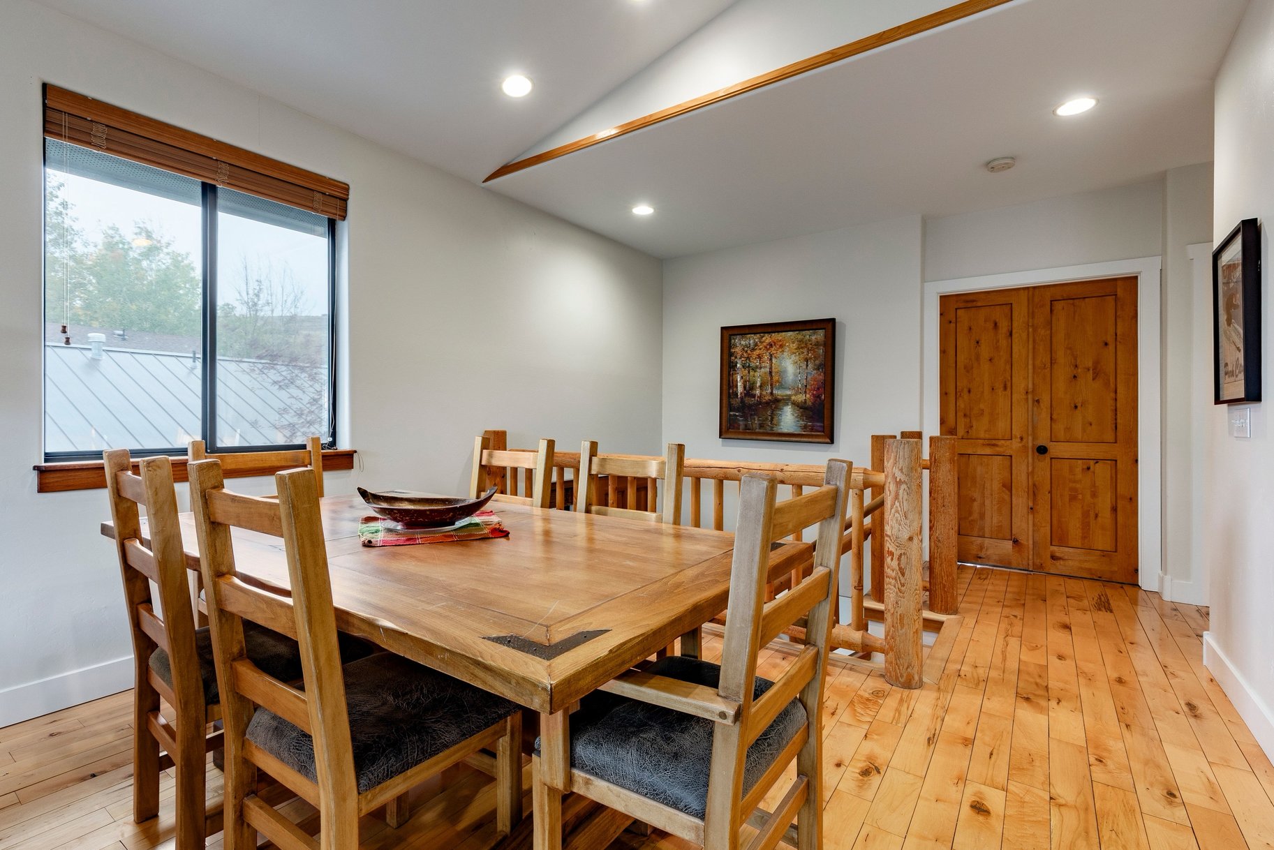  Rare Creekside Retreat  Privacy, Mountain Living & Unbeatable Convenience - 物件實景