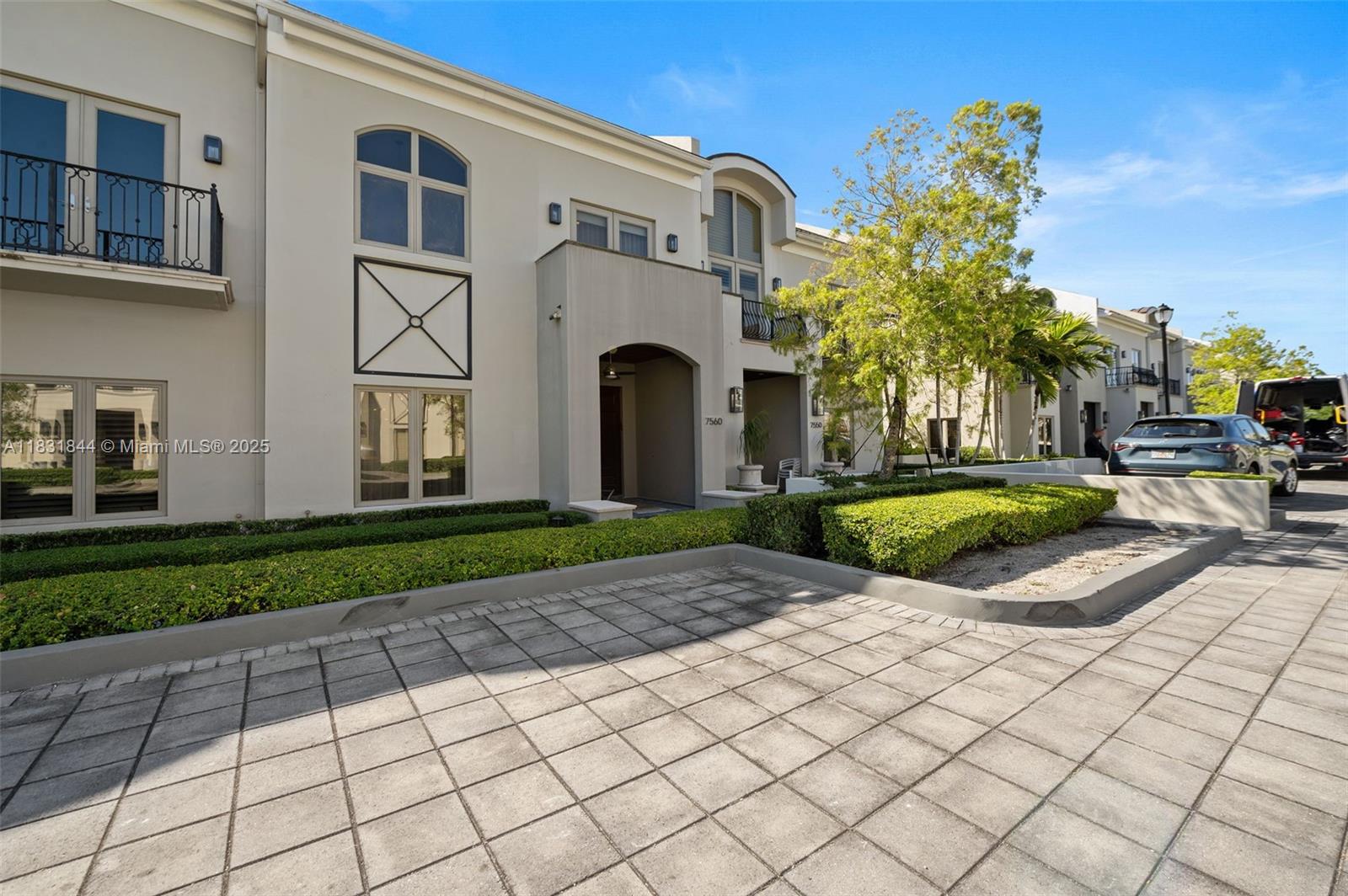 Miami, Florida, 33143, United States, 3 Bedrooms Bedrooms, ,4 BathroomsBathrooms,Residential,For Sale,1885416