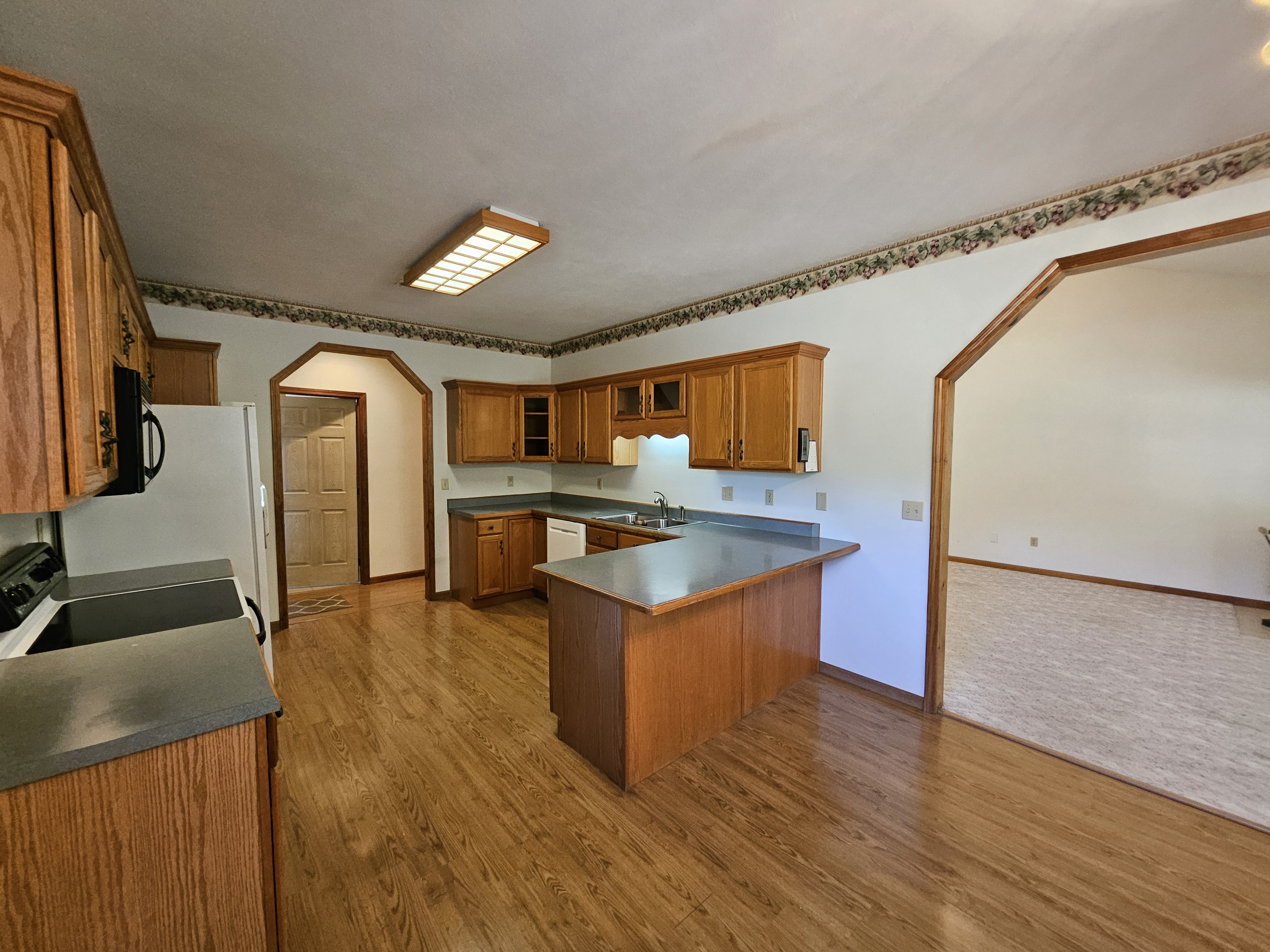 Aurora, Missouri, 65605, United States, 4 Bedrooms Bedrooms, ,2 BathroomsBathrooms,Residential,For Sale,1984470