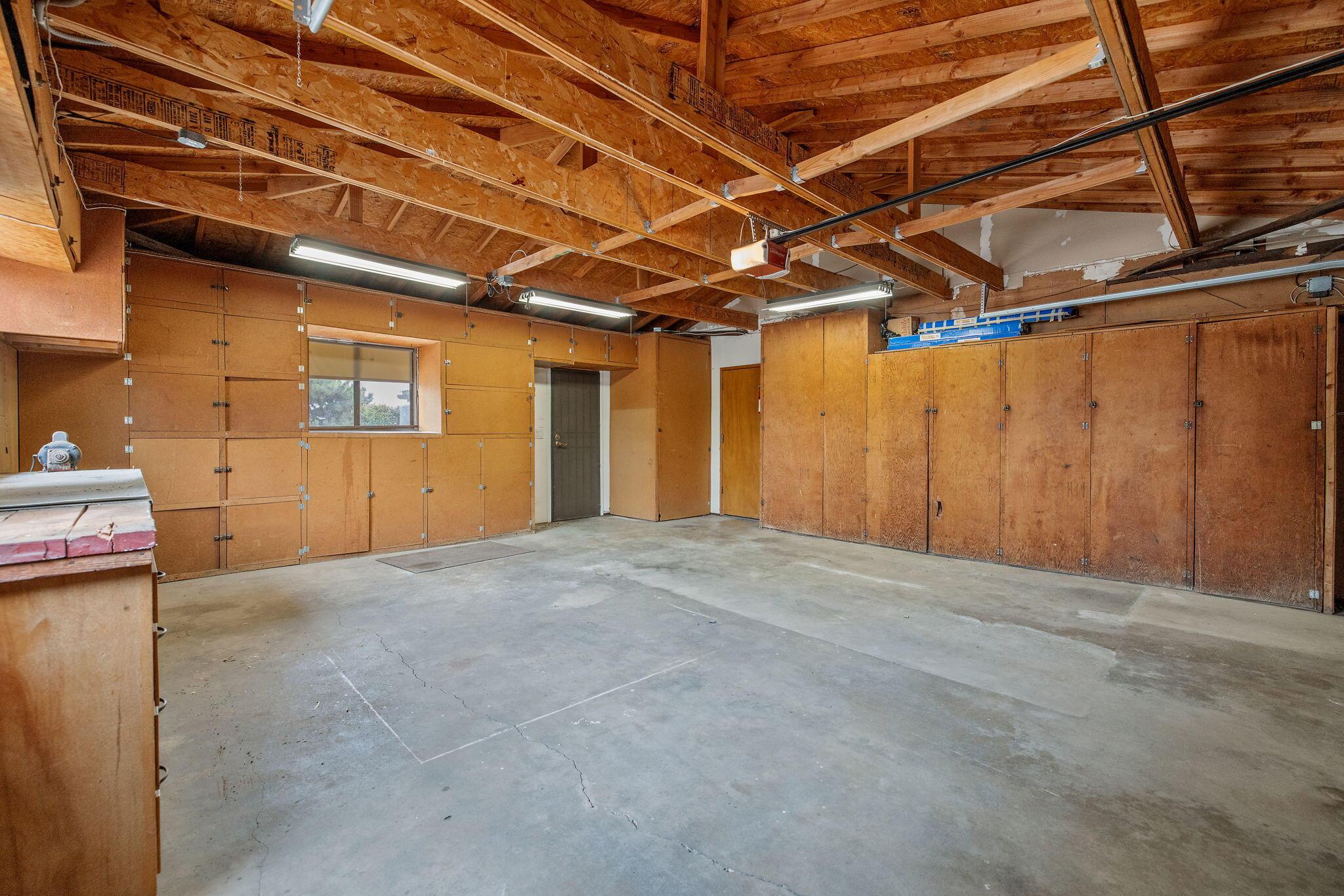 Fresno, California, 93722, United States, 3 Bedrooms Bedrooms, ,2 BathroomsBathrooms,Residential,For Sale,1984127