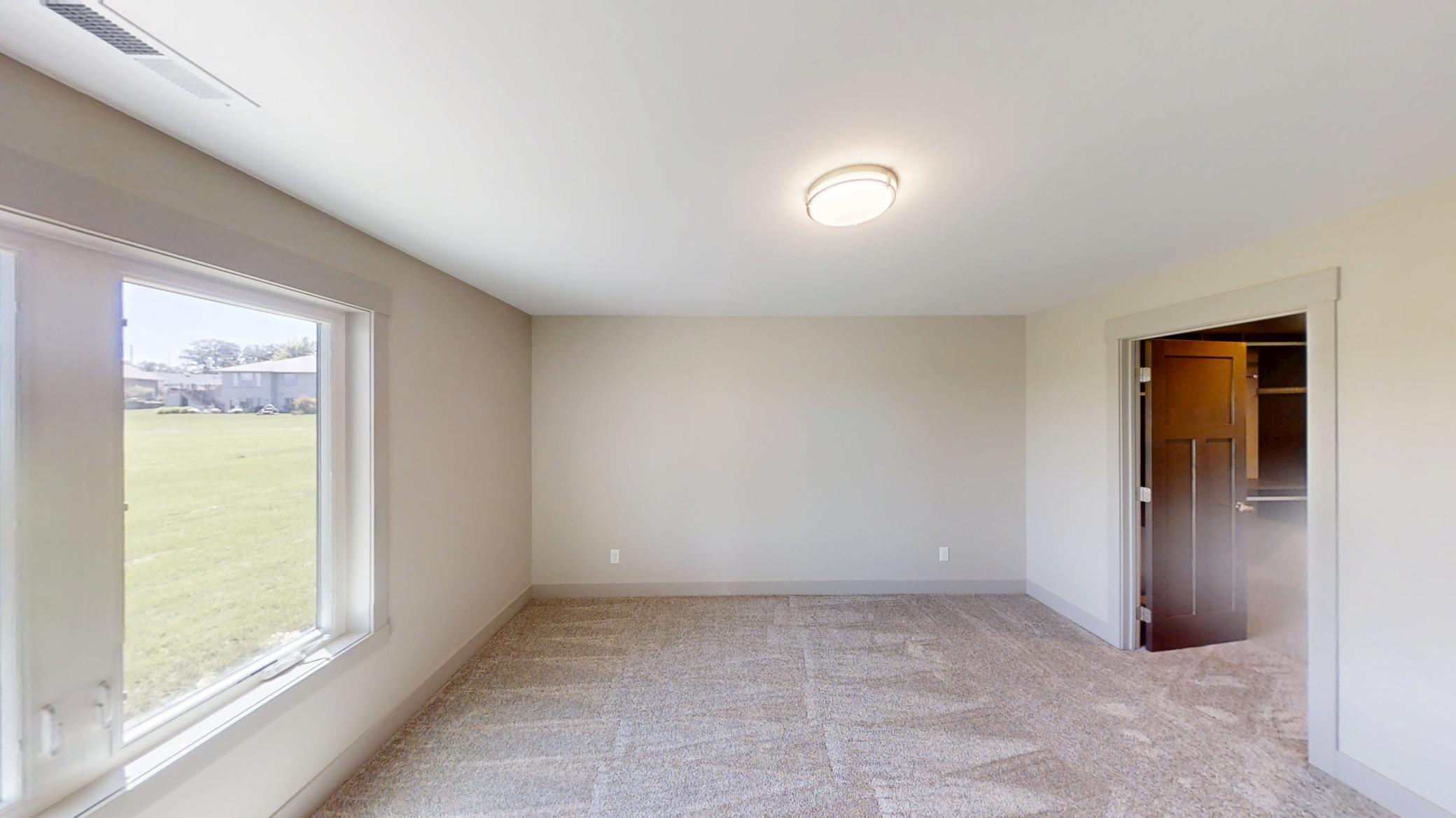 Albert Lea, Minnesota, 56007, United States, 4 Bedrooms Bedrooms, ,2 BathroomsBathrooms,Residential,For Sale,1978307