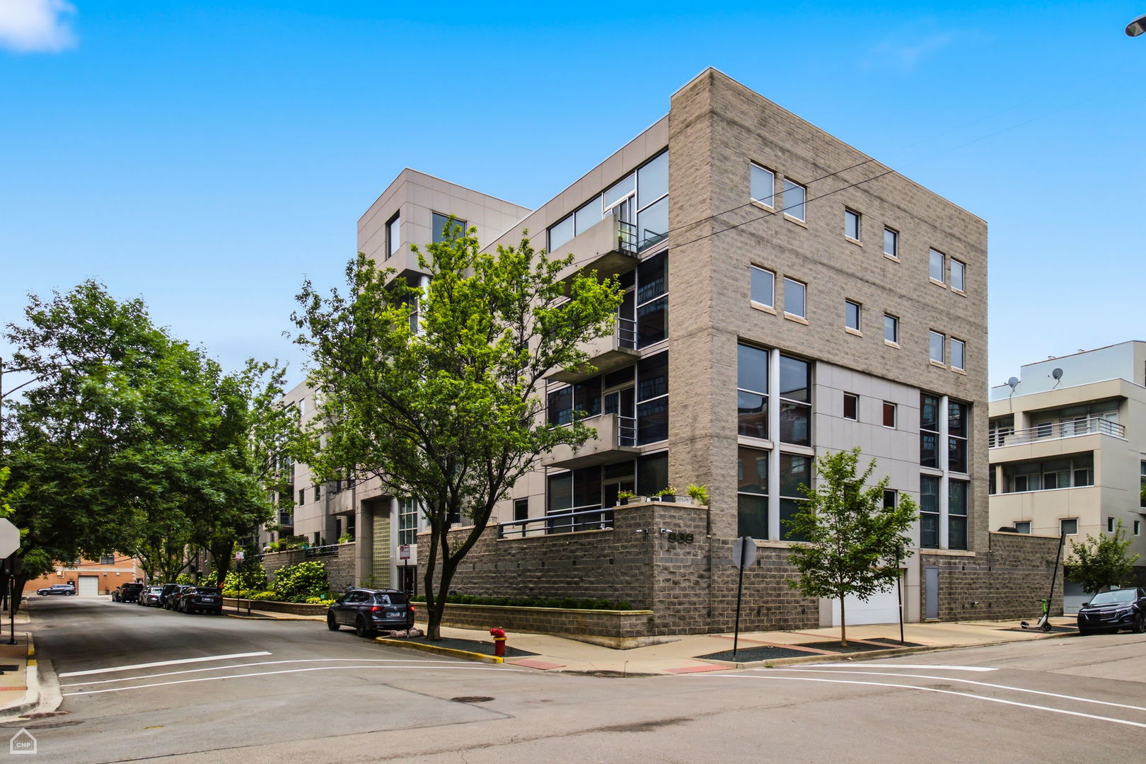 Huron St, Chicago, IL 60642 #1