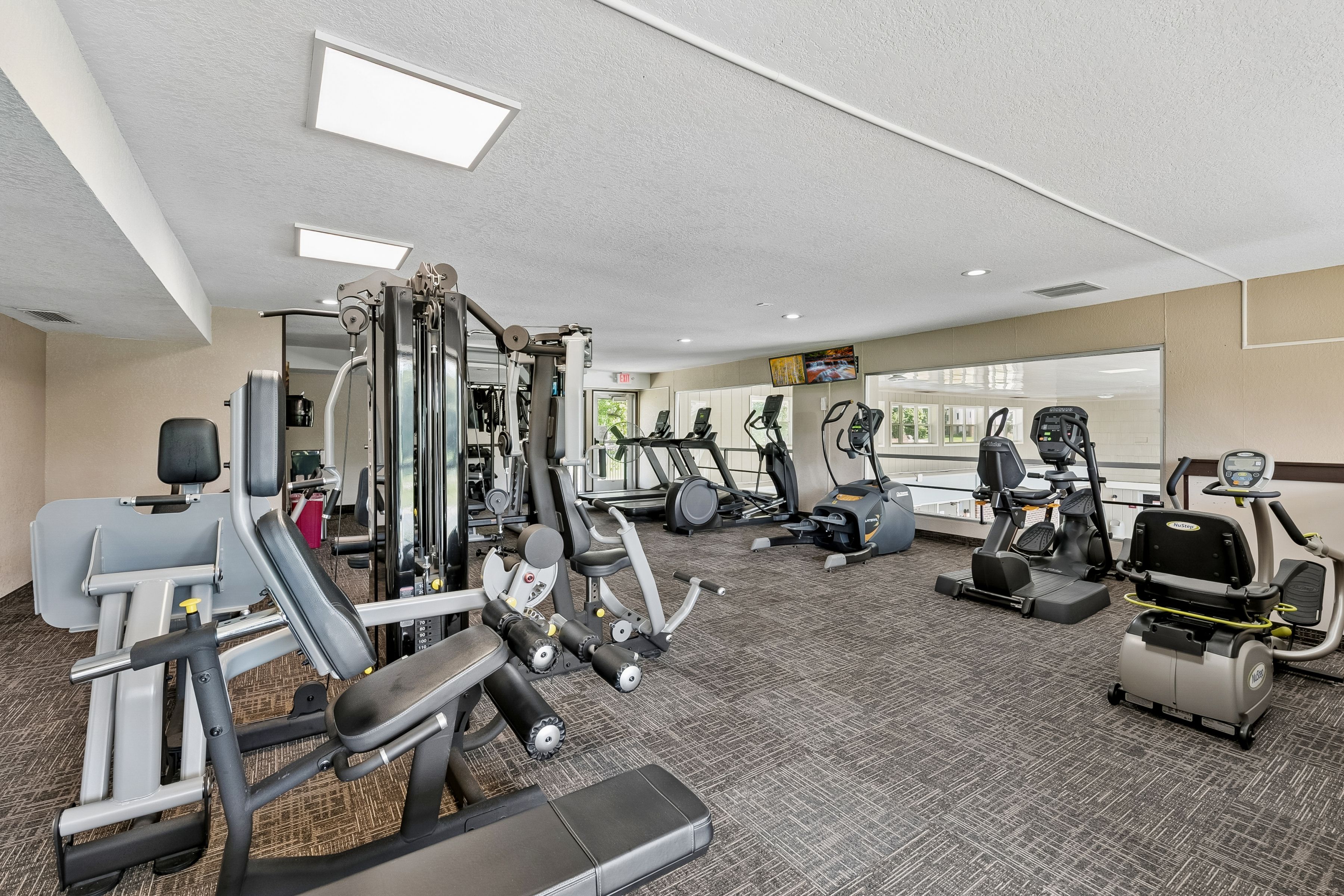  Ground Floor Condo with Peaceful Views and Exceptional Amenities - 物件實景