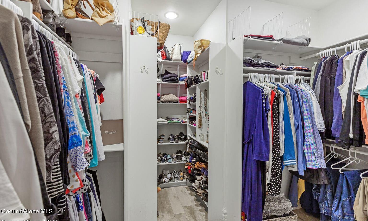 Hayden Lake, Idaho, 83835, United States, 4 Bedrooms Bedrooms, ,5 BathroomsBathrooms,Residential,For Sale,1990464