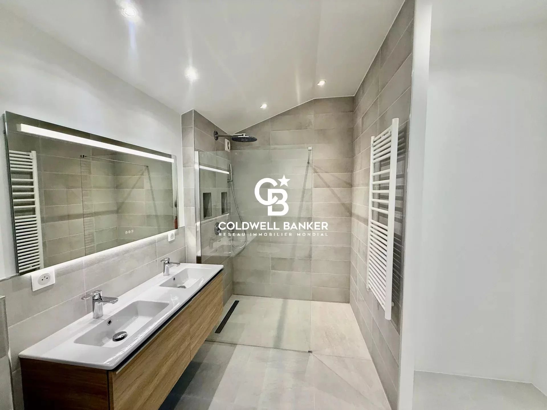 Prévessin-Moëns, Auvergne-Rhône-Alpes, 01280, FR, 4 Bedrooms Bedrooms, ,2 BathroomsBathrooms,Residential,For Sale,1994849