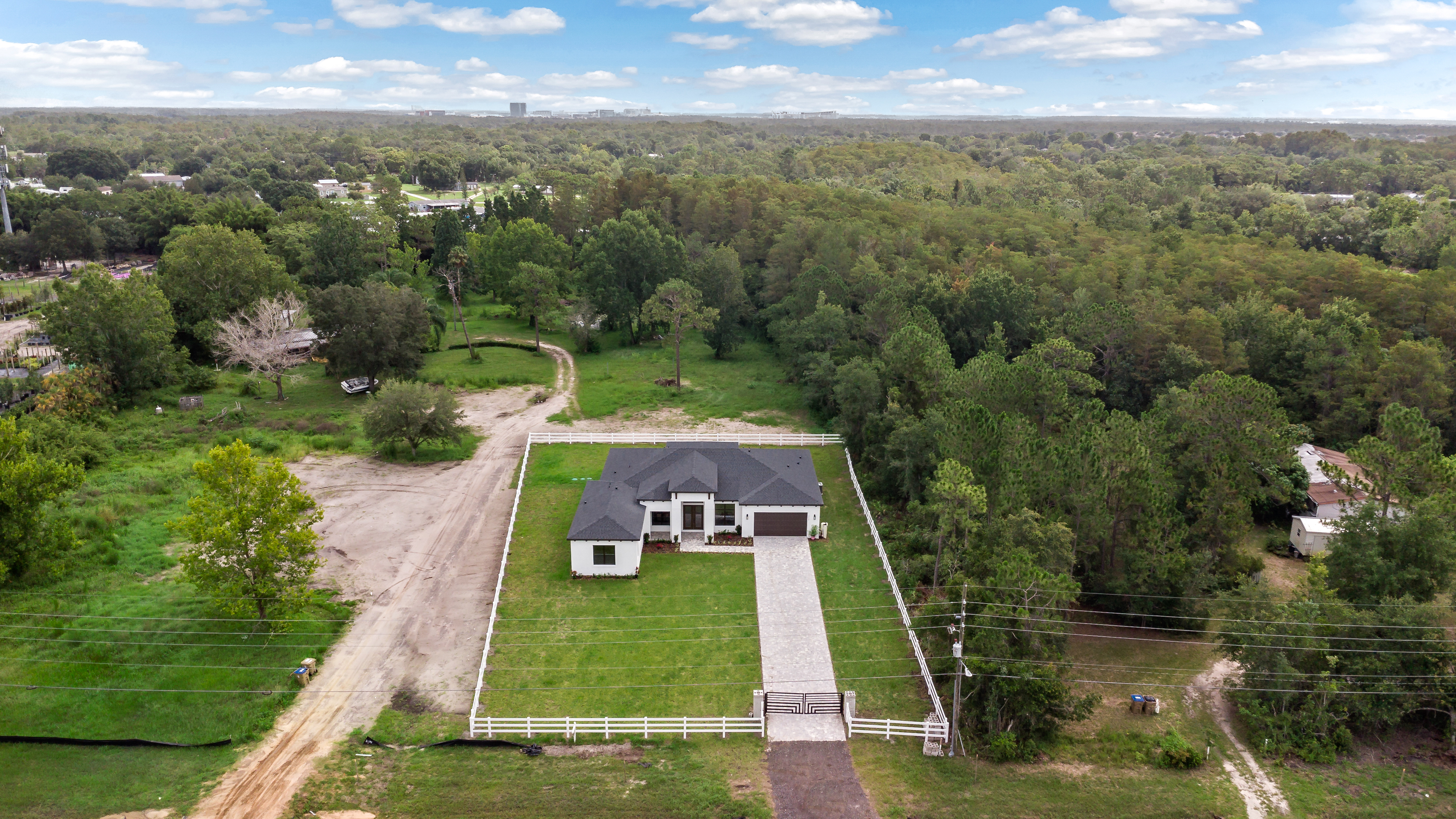KISSIMMEE, Florida, 34744, United States, 5 Bedrooms Bedrooms, ,4 BathroomsBathrooms,Residential,For Sale,1978818