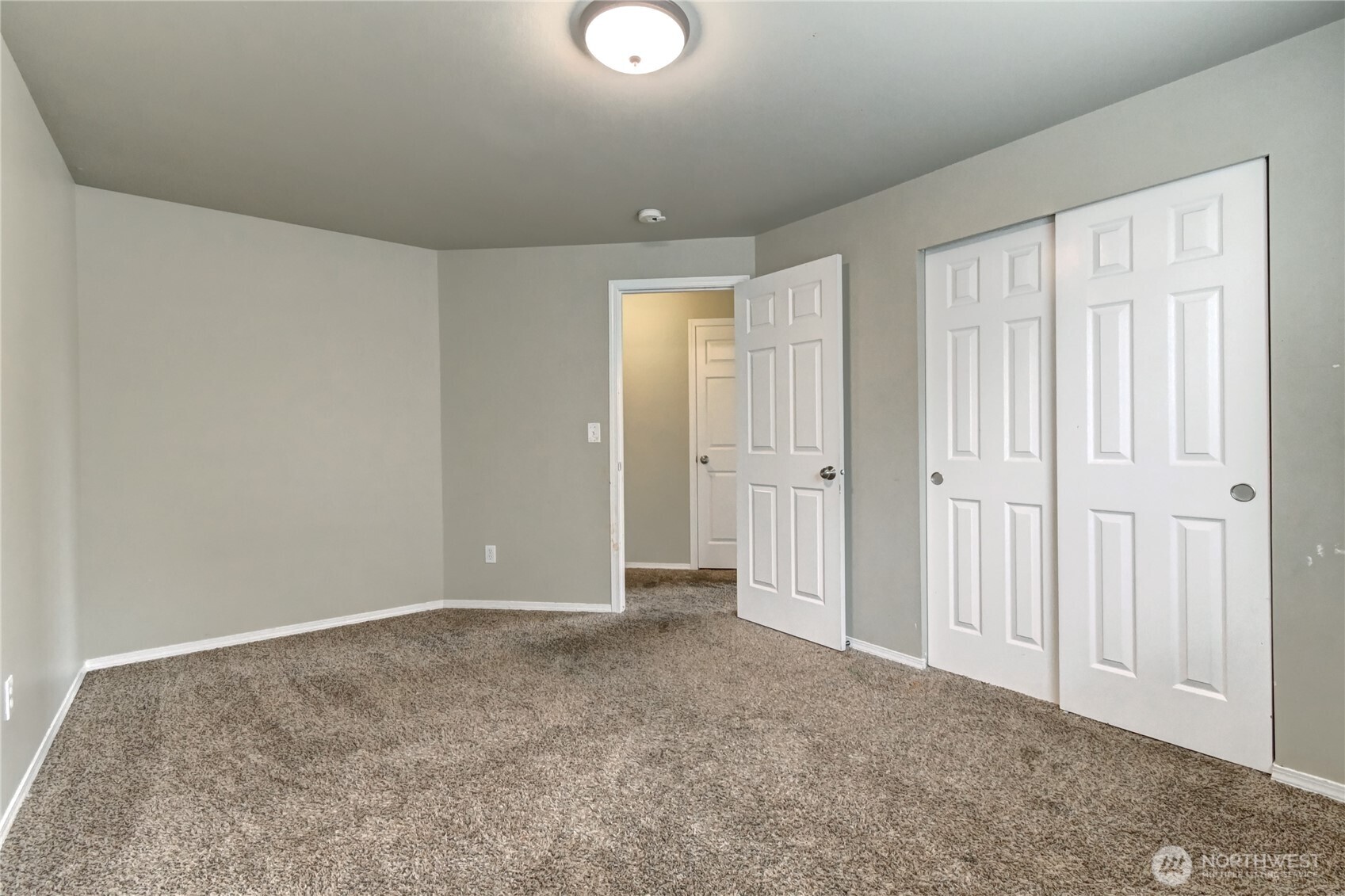 Covington, Washington, 98042, United States, 5 Bedrooms Bedrooms, ,3 BathroomsBathrooms,Residential,For Sale,2002094