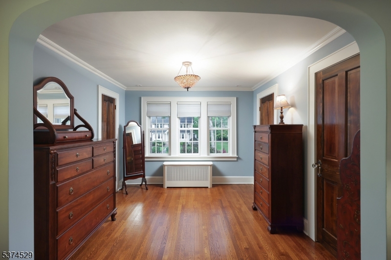 Westfield Town, New Jersey, 07090, United States, 3 Bedrooms Bedrooms, ,2 BathroomsBathrooms,Residential,For Sale,1940916