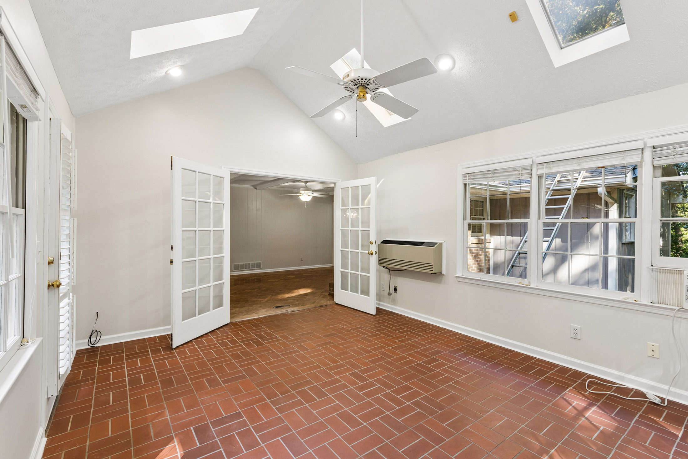  A Rare Opportunity to Enjoy Estate-Style Living in Sought-After Woodstock - 物件實景